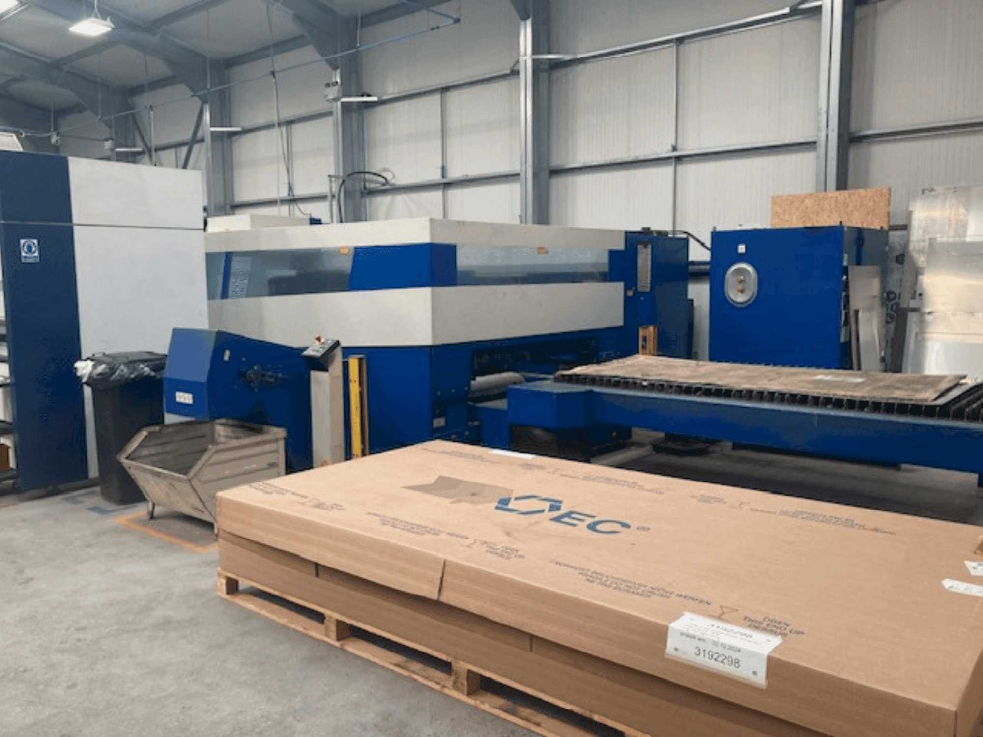 Koneen TRUMPF Trulaser 5030 etunäkymä