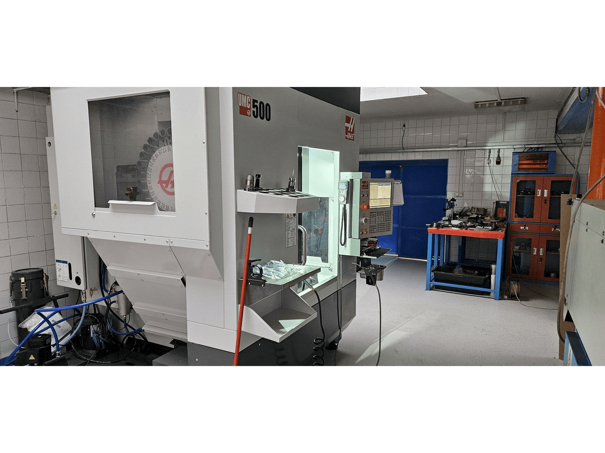 Koneen HAAS UMC-500 etunäkymä