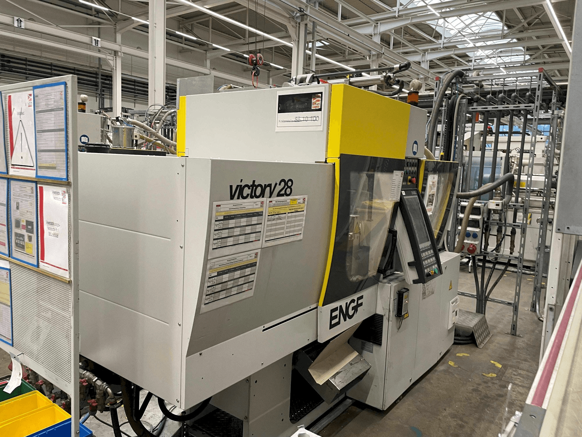 Koneen Engel Victory 200/28 etunäkymä