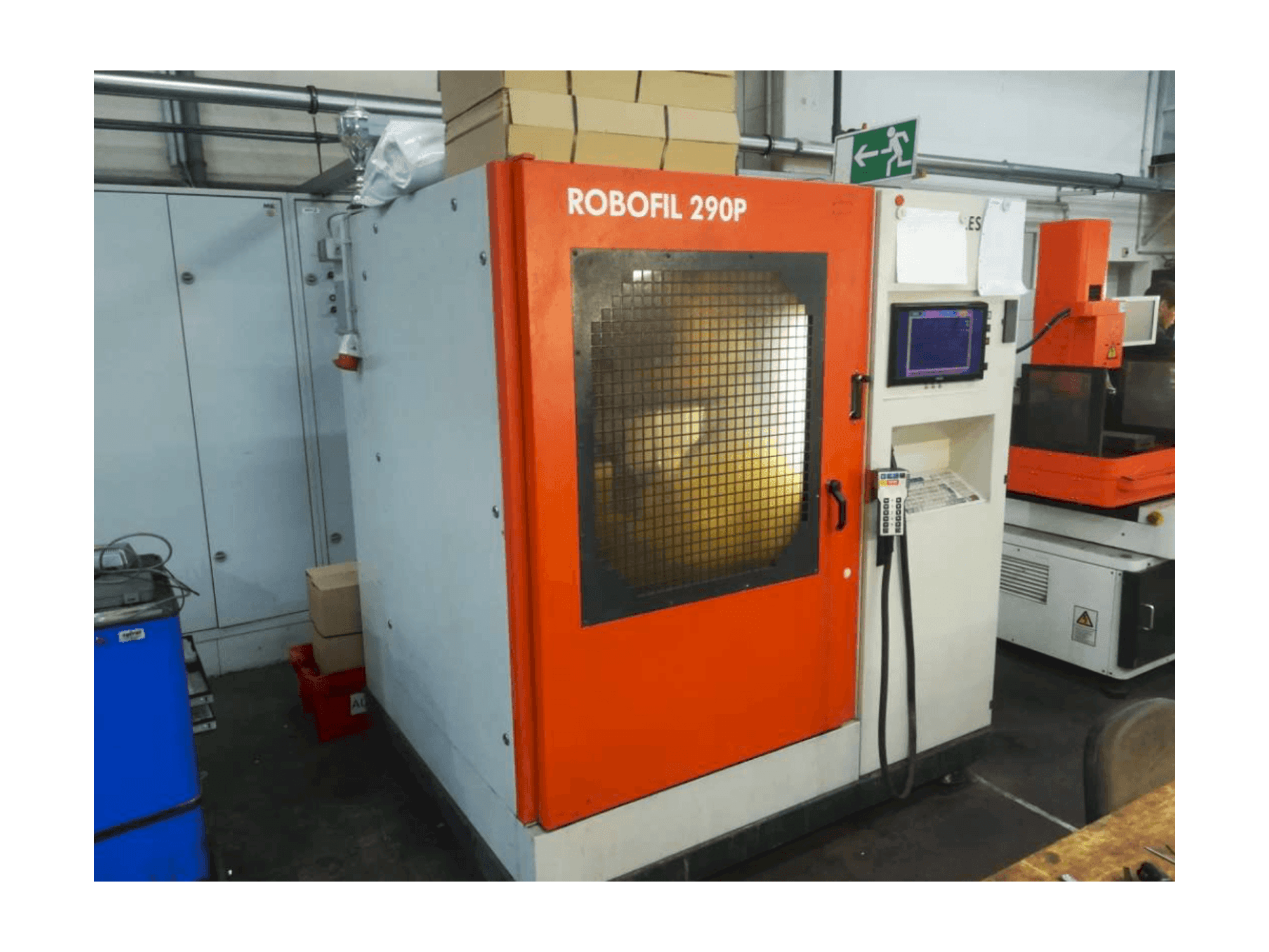 Koneen CHARMILLES Robofil 290 P etunäkymä