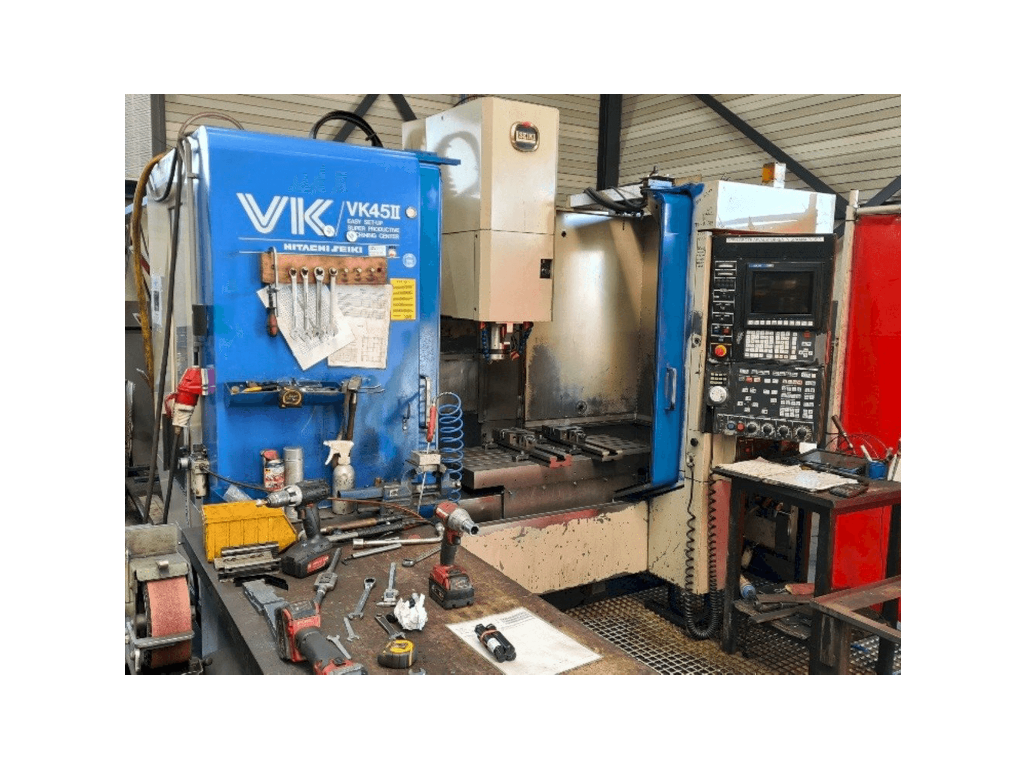 Koneen HITACHI SEIKI VK45II etunäkymä