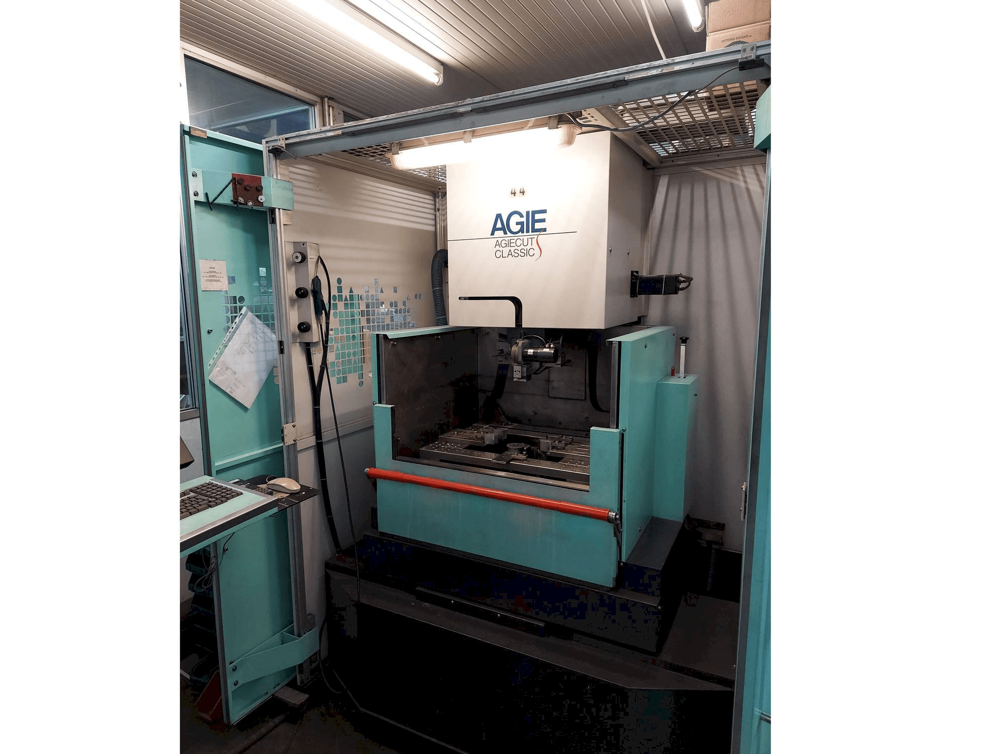 Koneen AGIE Agiecut Classic 2S etunäkymä