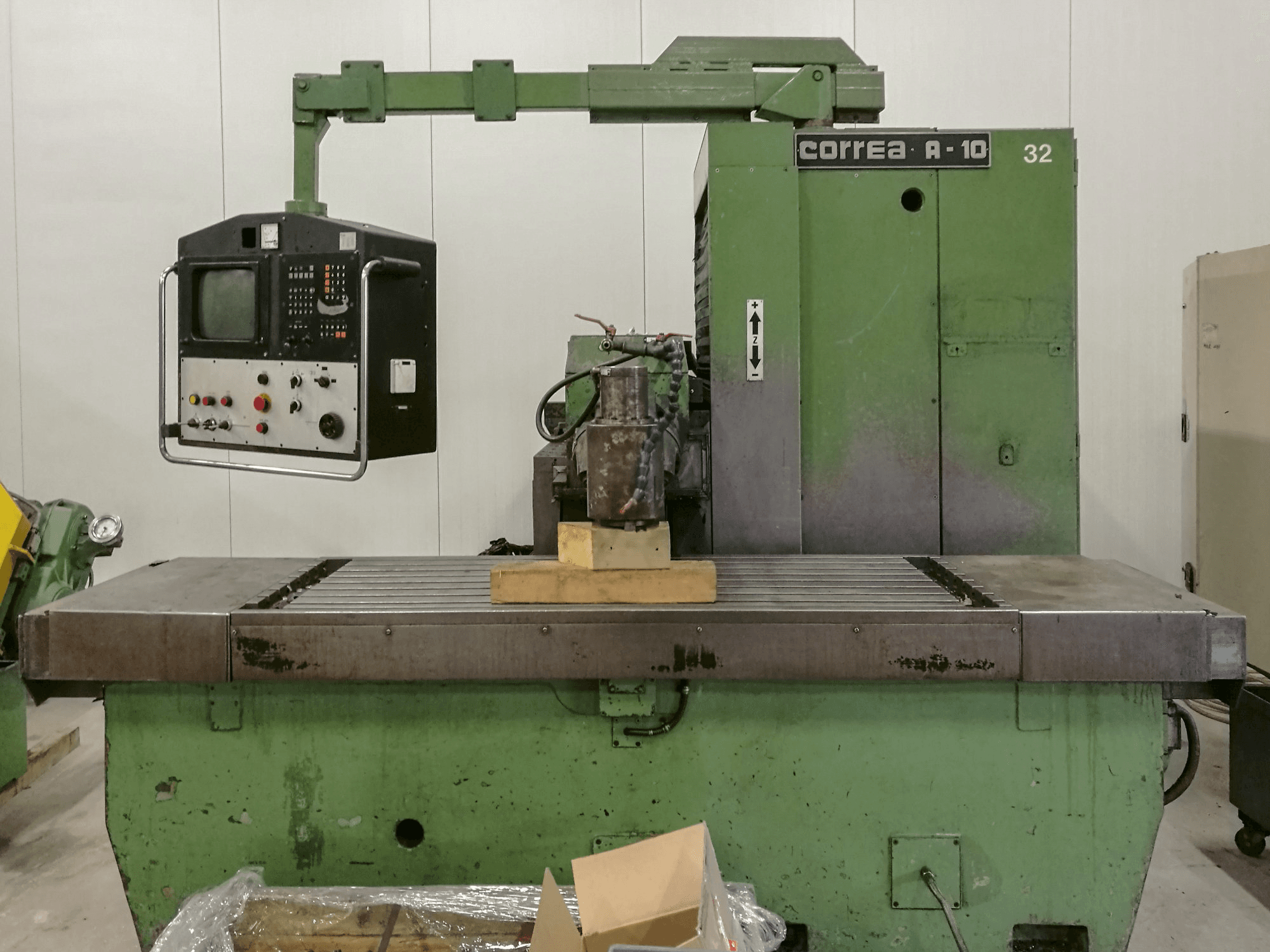 Koneen Correa etunäkymäA-10