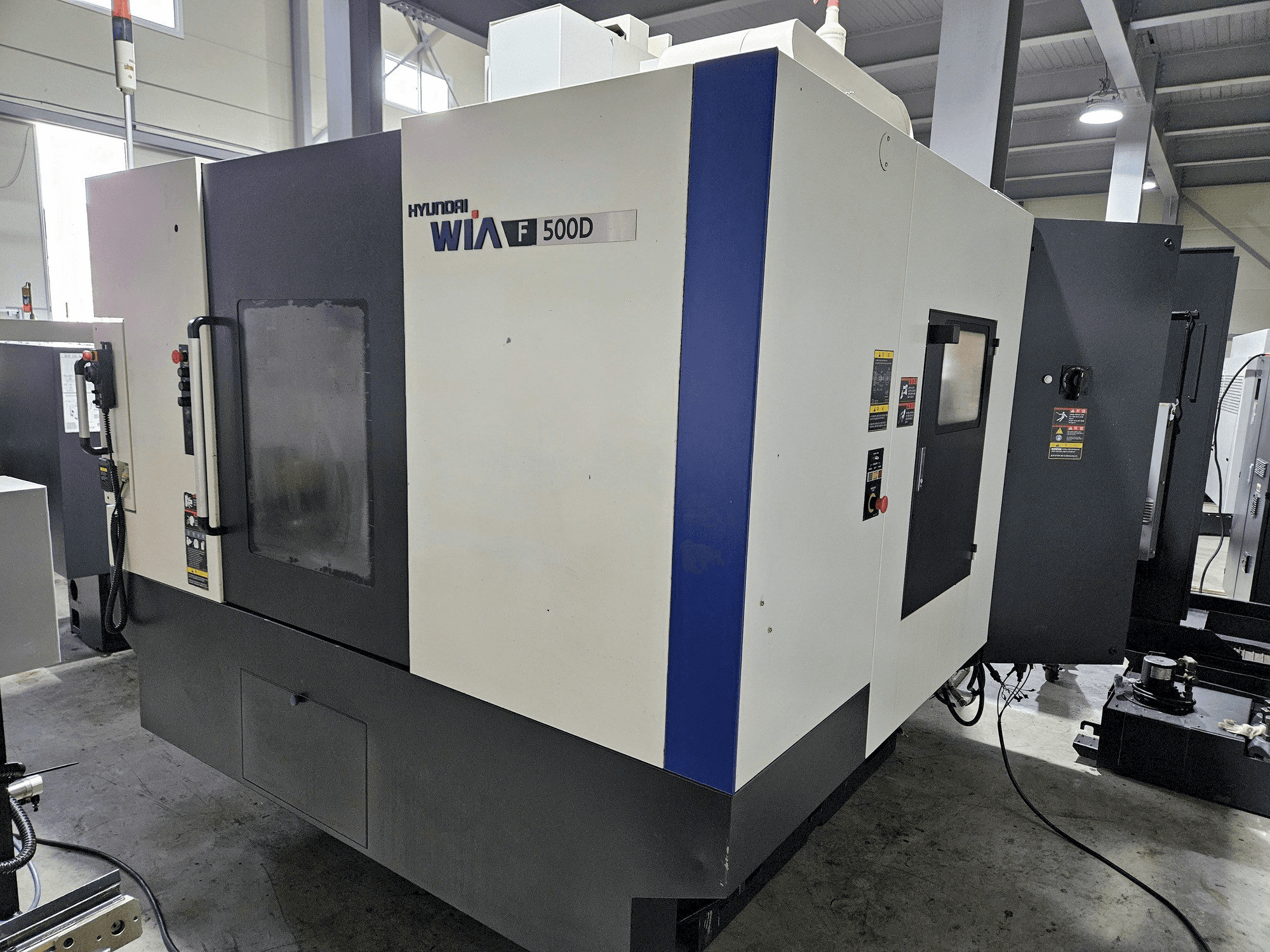 Koneen Hyundai Wia Wia F500D etunäkymä