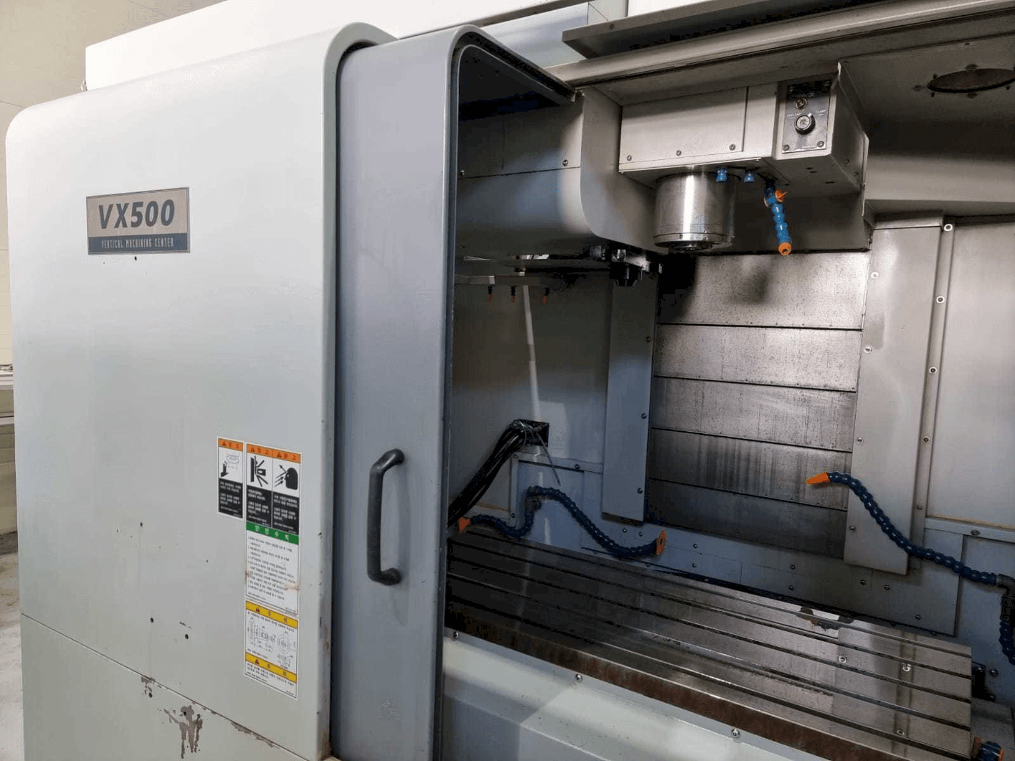 Koneen Hyundai Wia VX500 etunäkymä