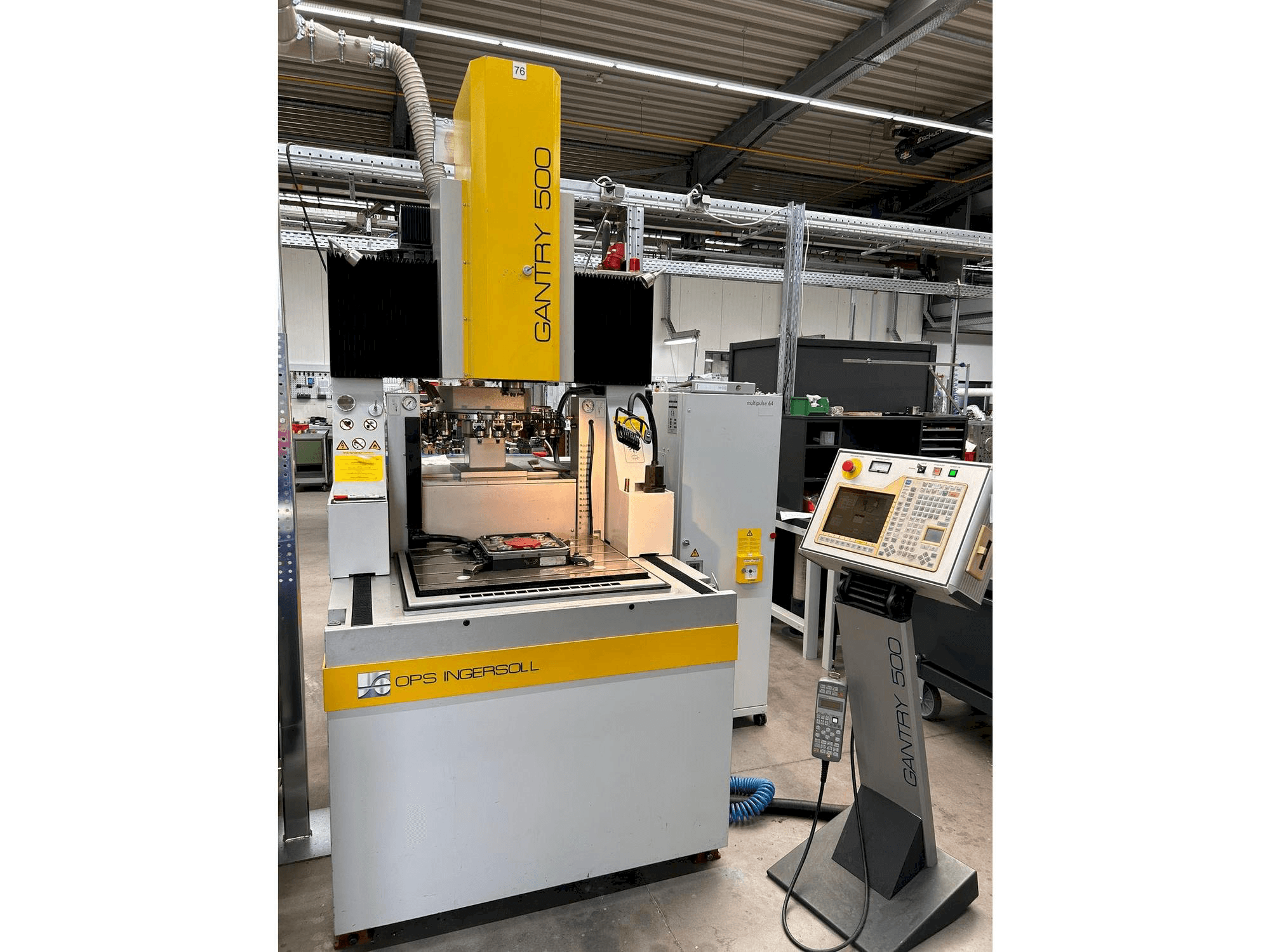 Koneen OPS-INGERSOLL Gantry 500 etunäkymä