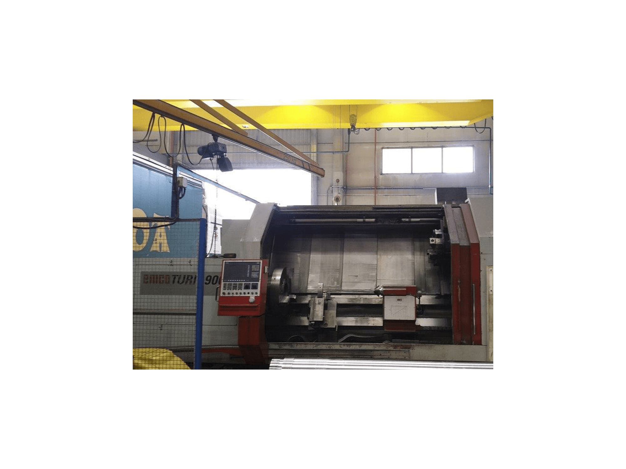 Koneen EMCO etunäkymäEMCOTURN 900