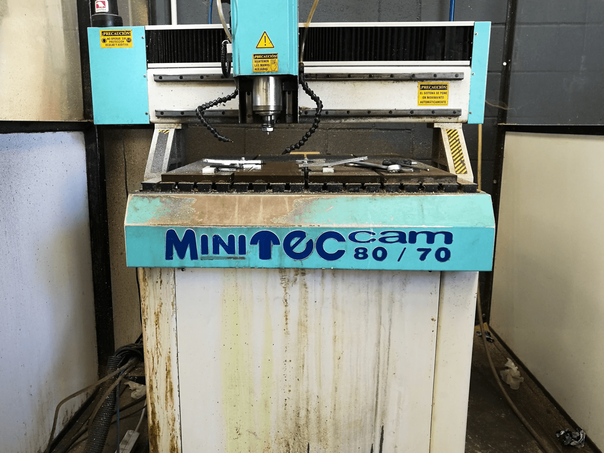 Koneen Mini Teccam etunäkymä 8070