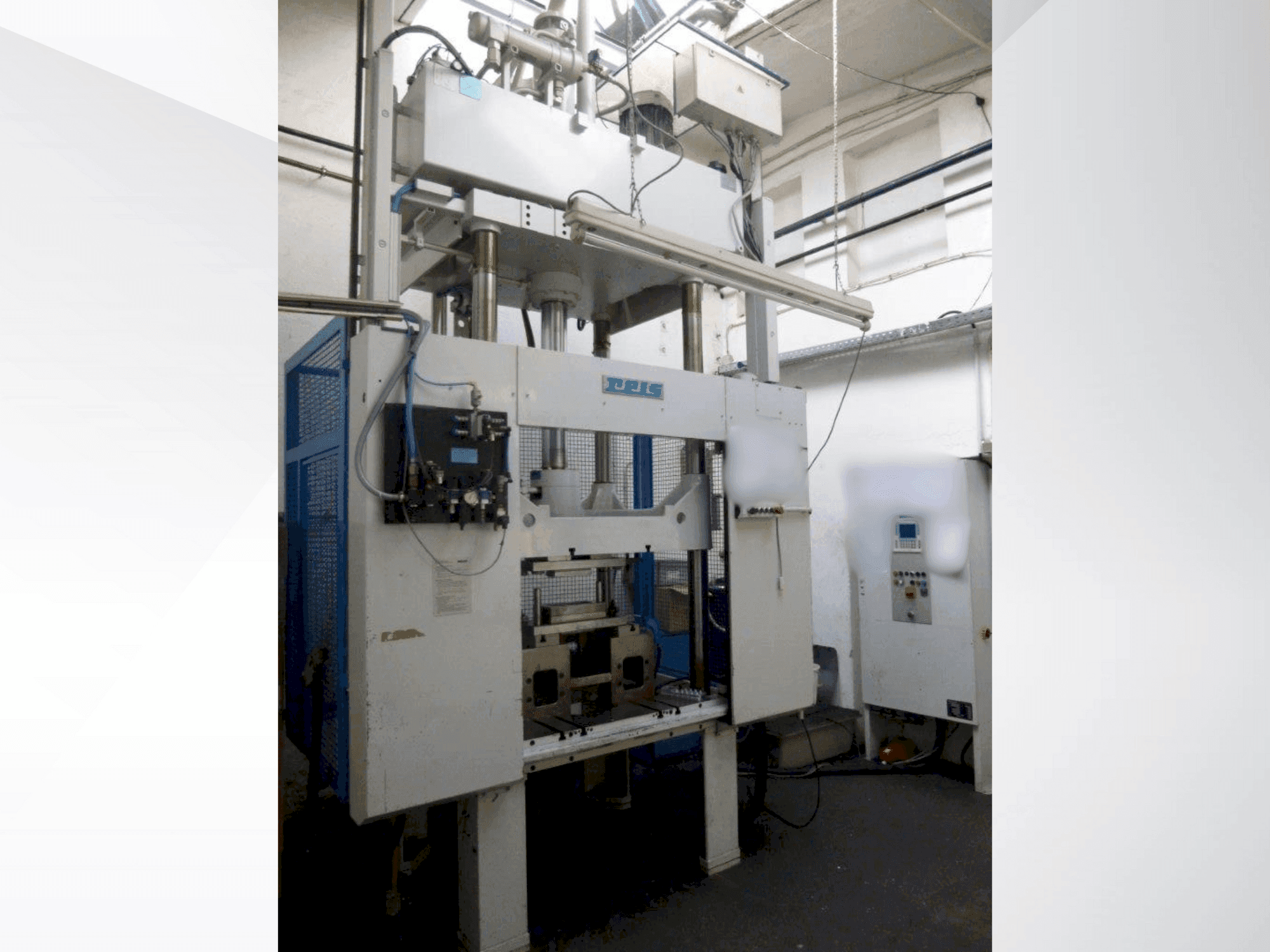 Koneen Reis SEP10-30 DIII etunäkymä