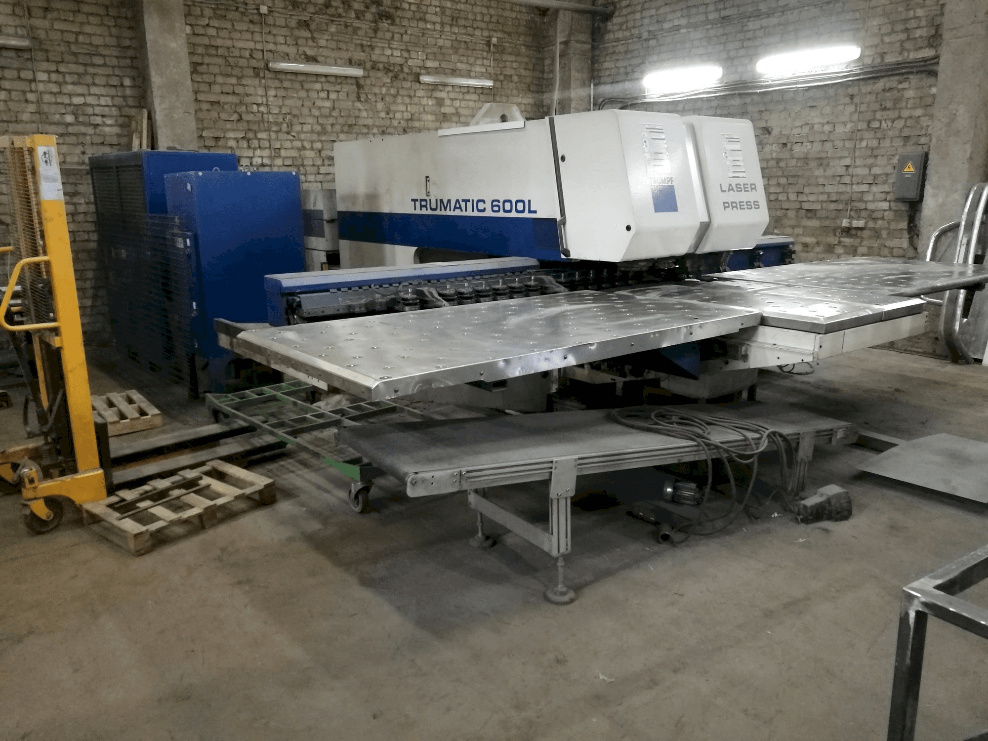Koneen Trumpf Trumatic 600L etunäkymä