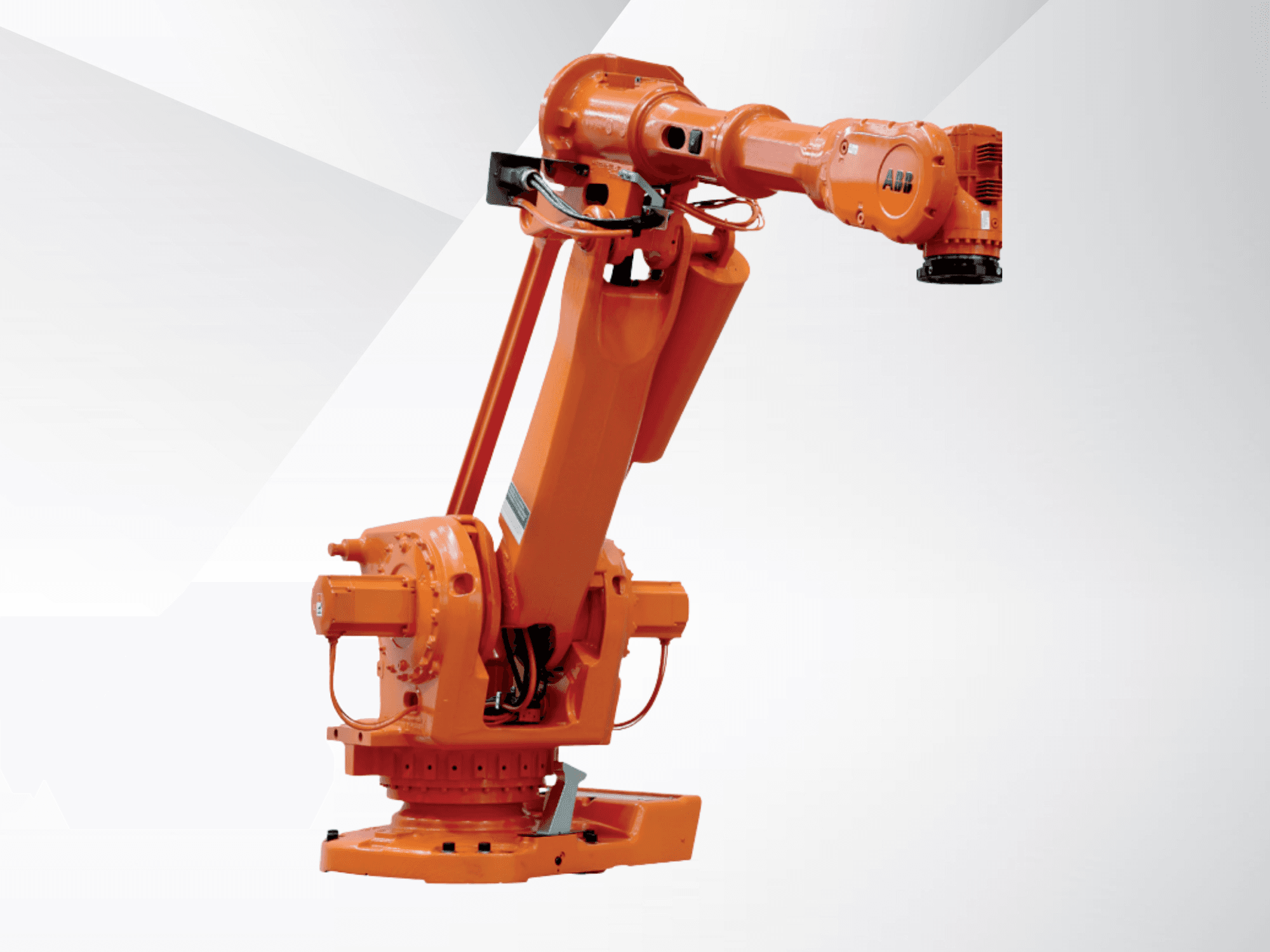 ABB IRB 6660-205/1.9 -robottivarsi oranssina, sivulta katsottuna; kuvassa näkyvät sen nivelet ja teollinen muotoilu.