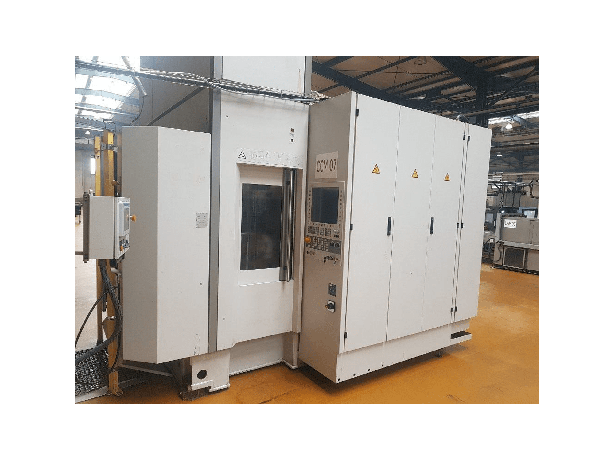 Koneen SW BA322 etunäkymä