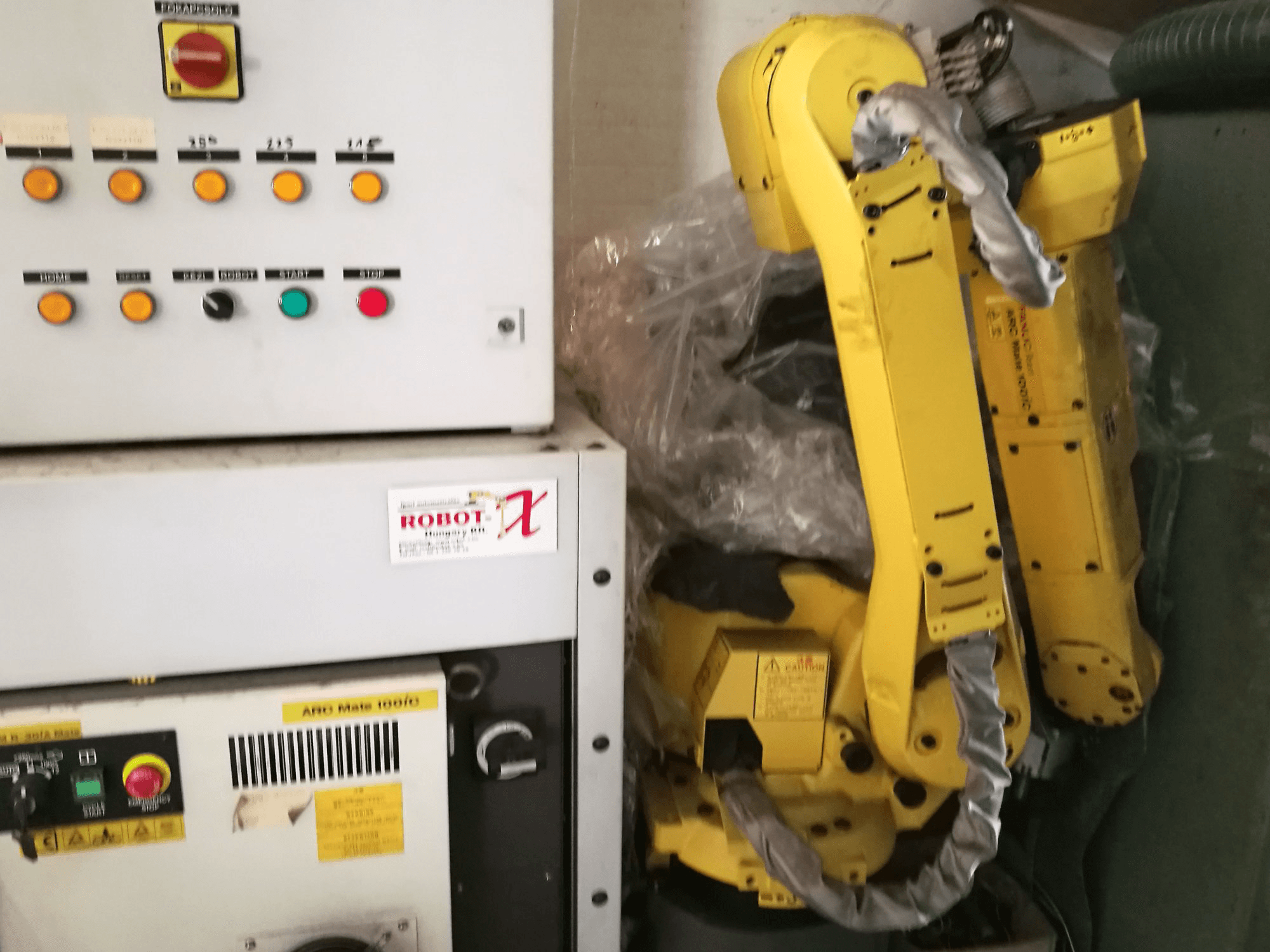 Koneen FANUC etunäkymä ARC Mate 100iC