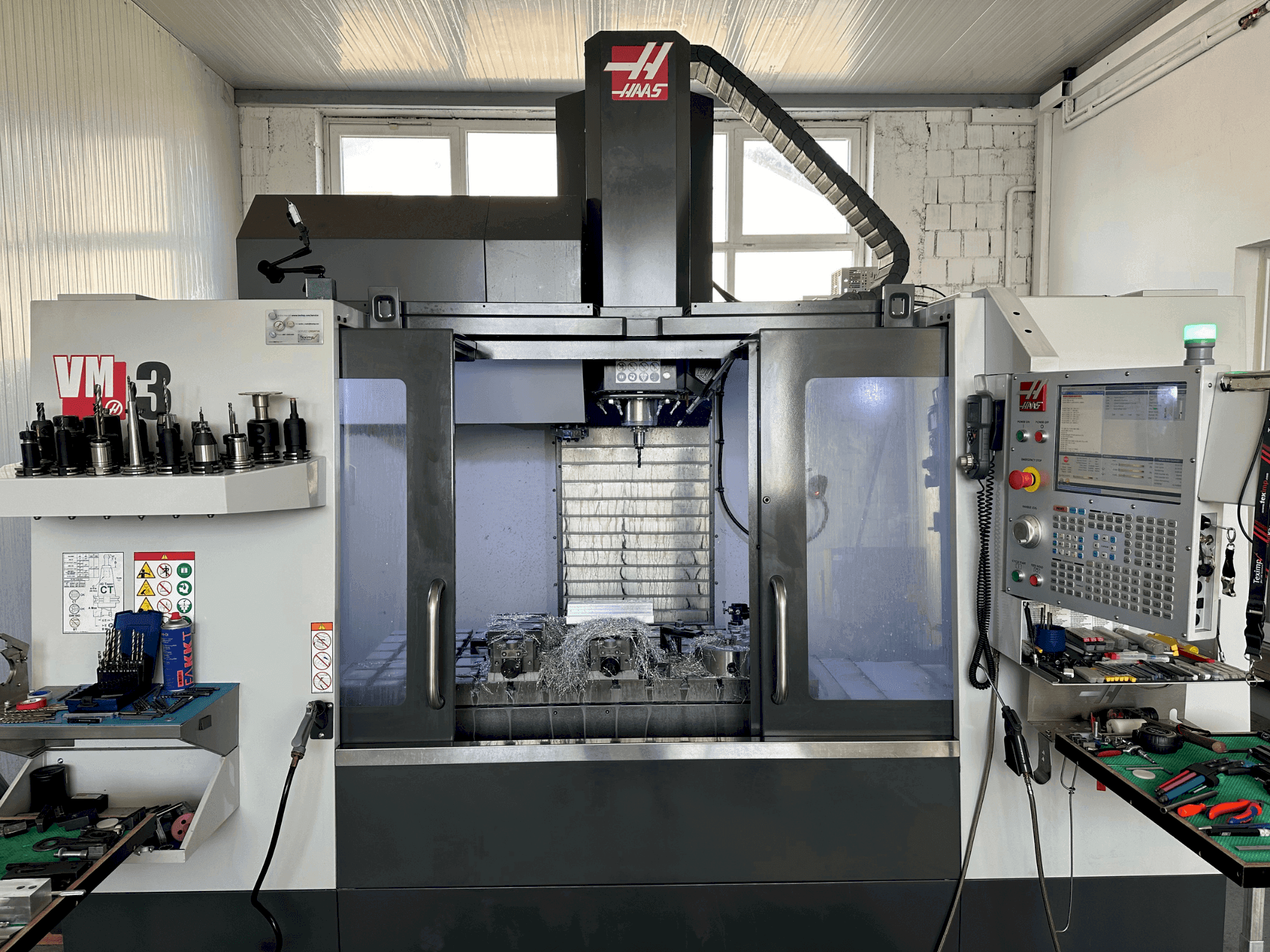 Koneen HAAS VM-3 etunäkymä