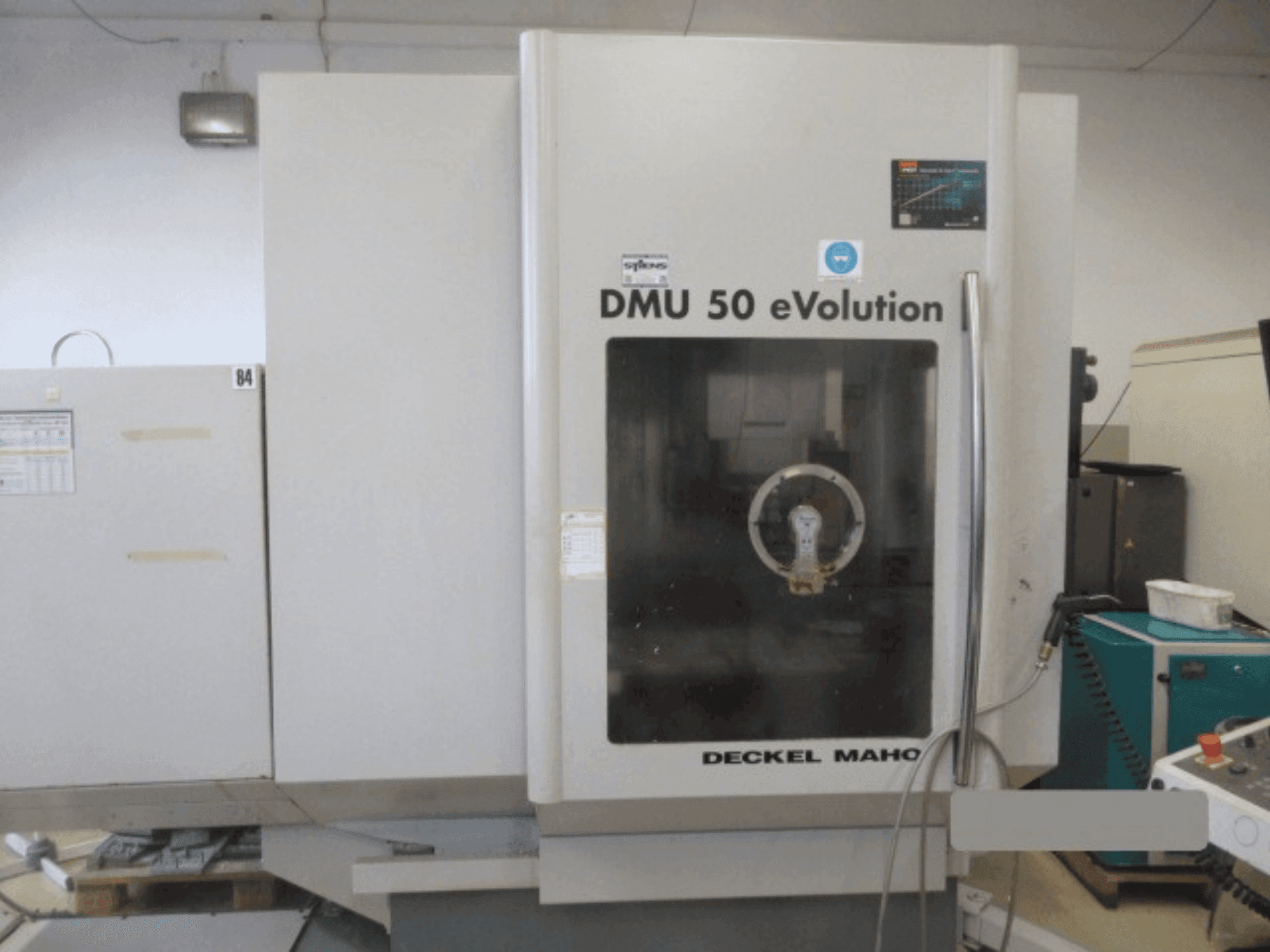 Koneen DECKEL MAHO DMU 50 eVolution etunäkymä