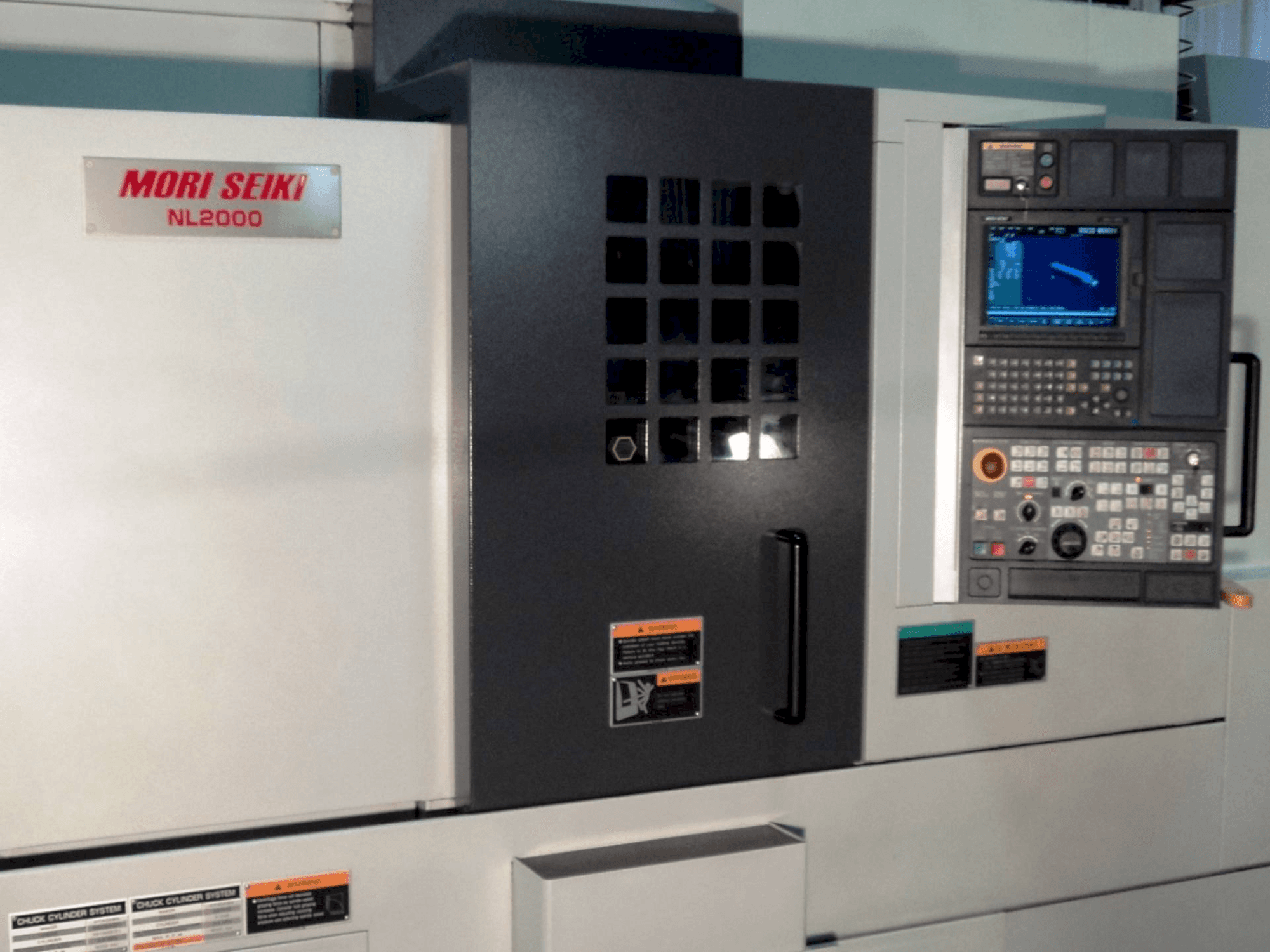 Koneen MORI SEIKI NL 2000 SY etunäkymä