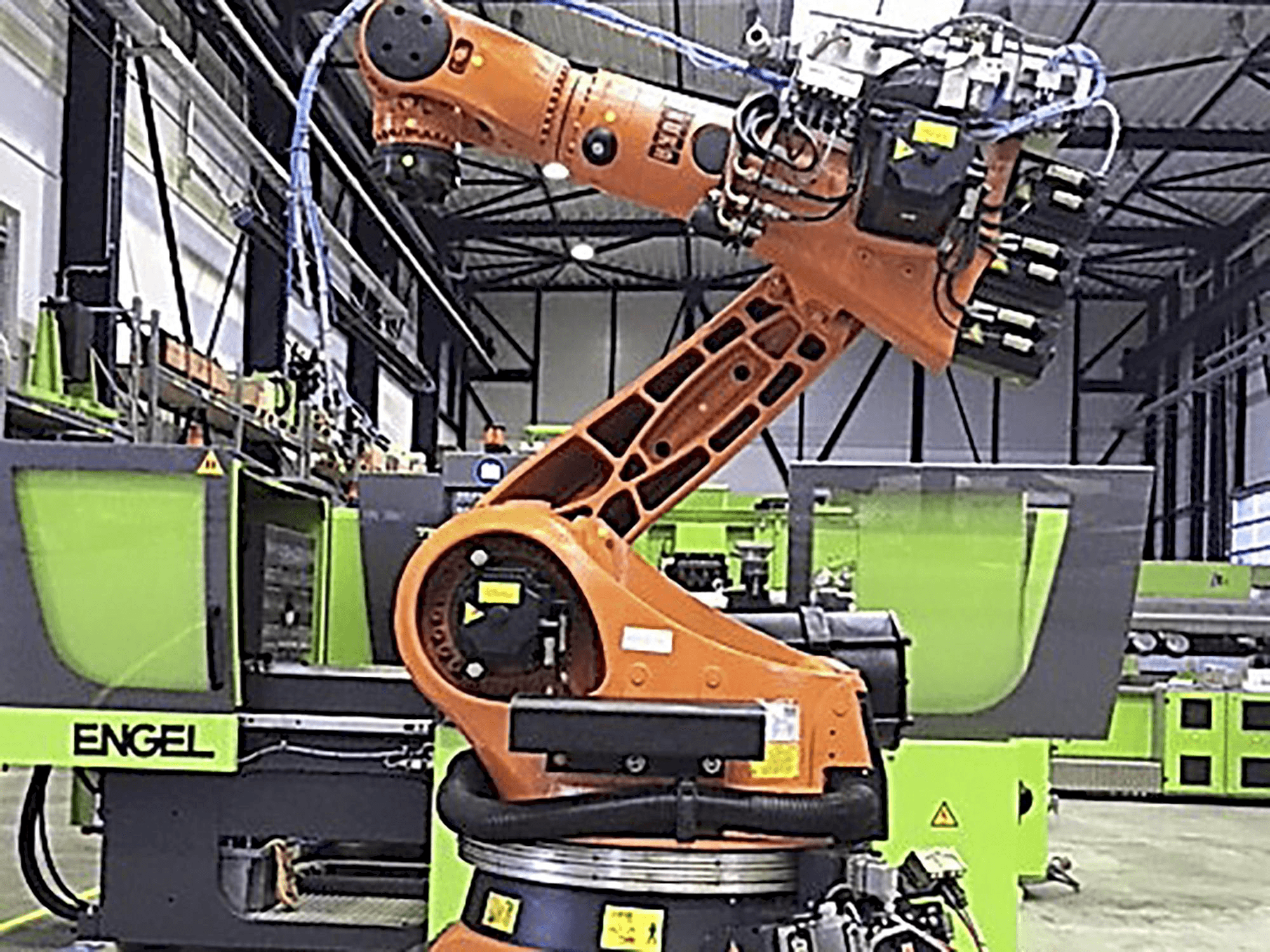 Koneen KUKA etunäkymä KR210