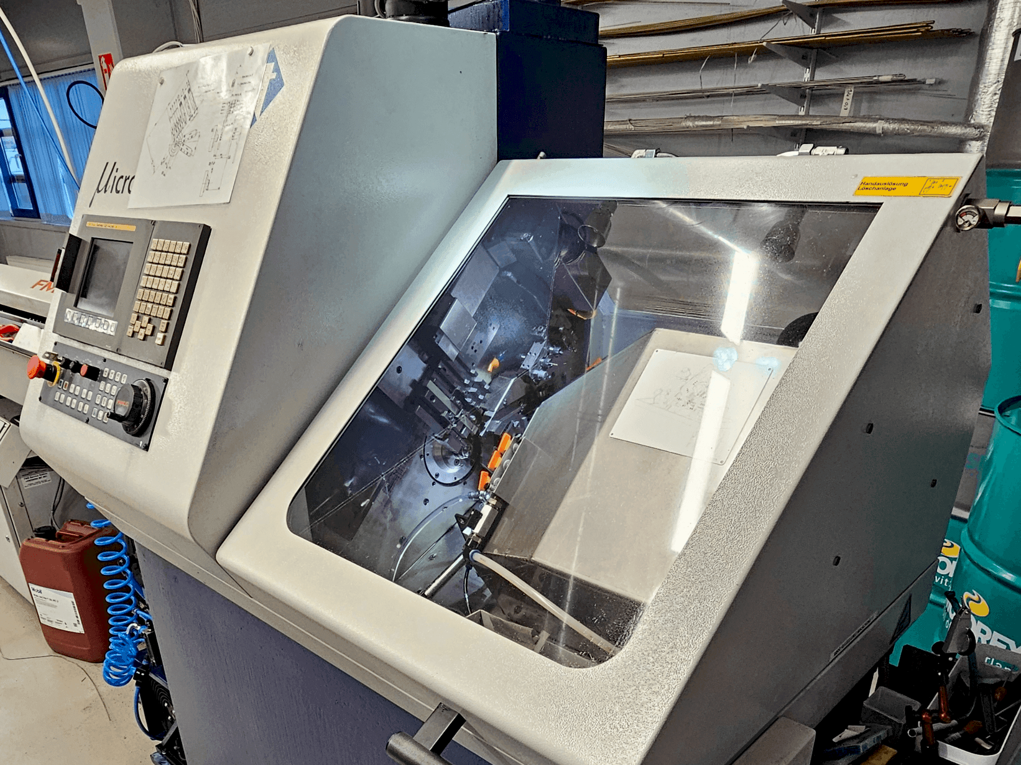 Koneen TORNOS Micro 8 etunäkymä