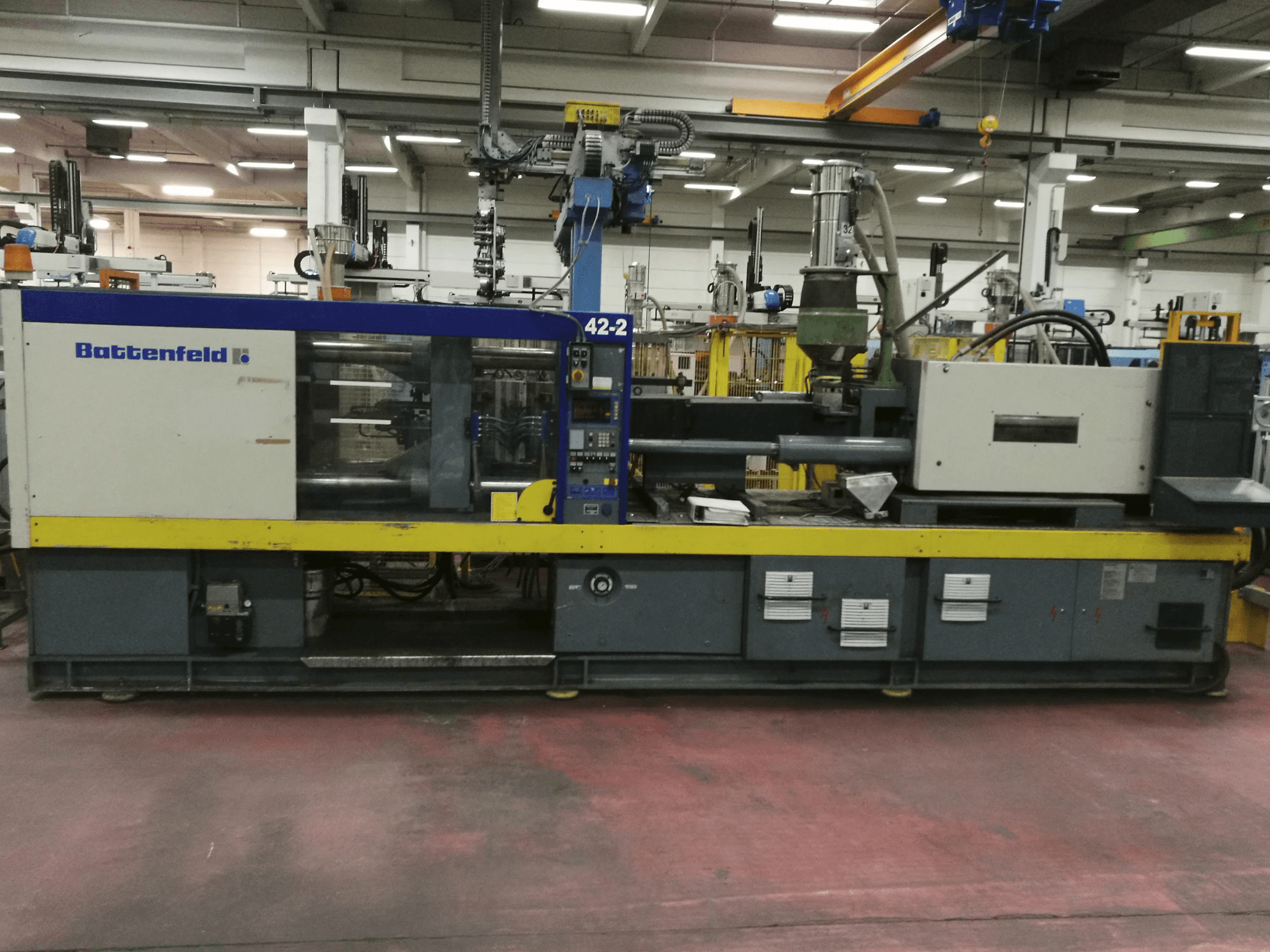 Koneen Battenfeld etunäkymäBKT 2500/1400