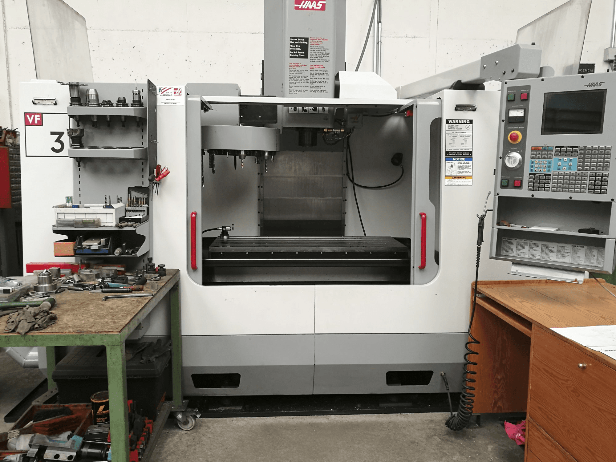 Koneen HAAS vasen näkymä VF-3BHE