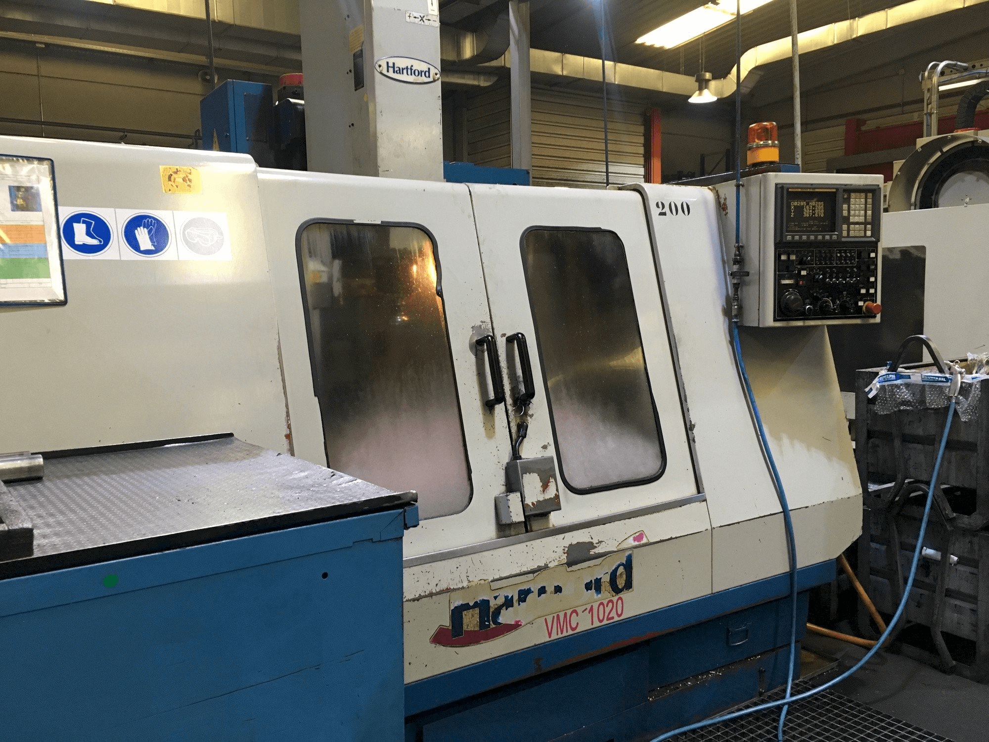 Koneen Hartford VMC-1020S etunäkymä