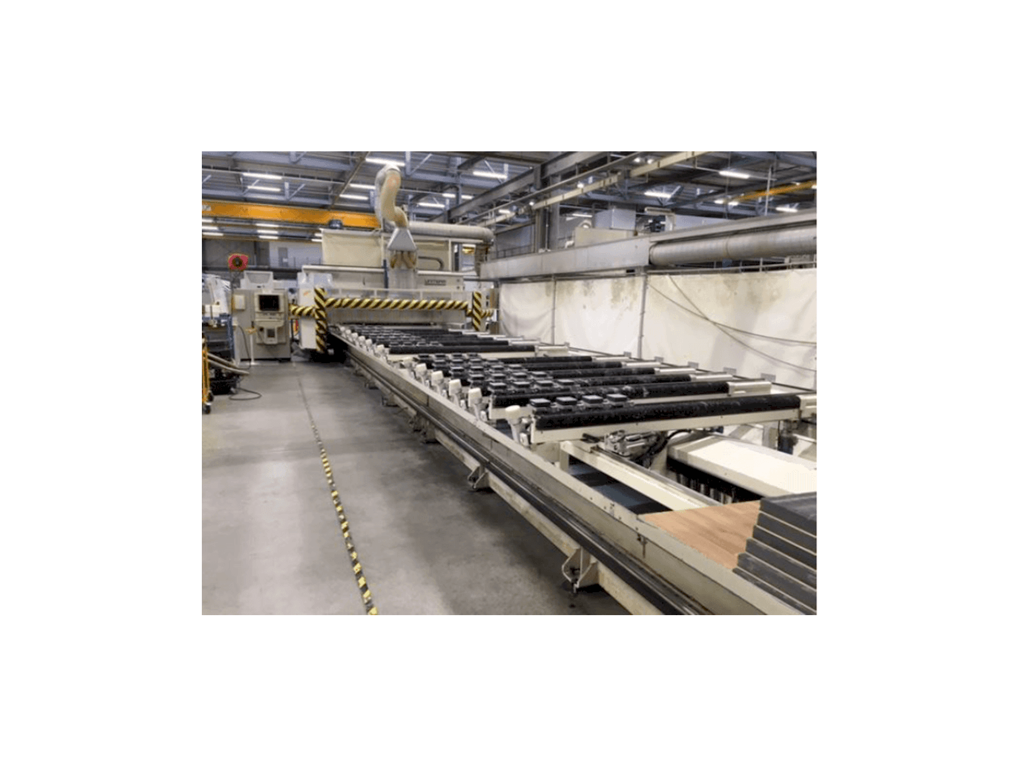 Koneen Uniteam 5 achs vasemman sivun näkymä