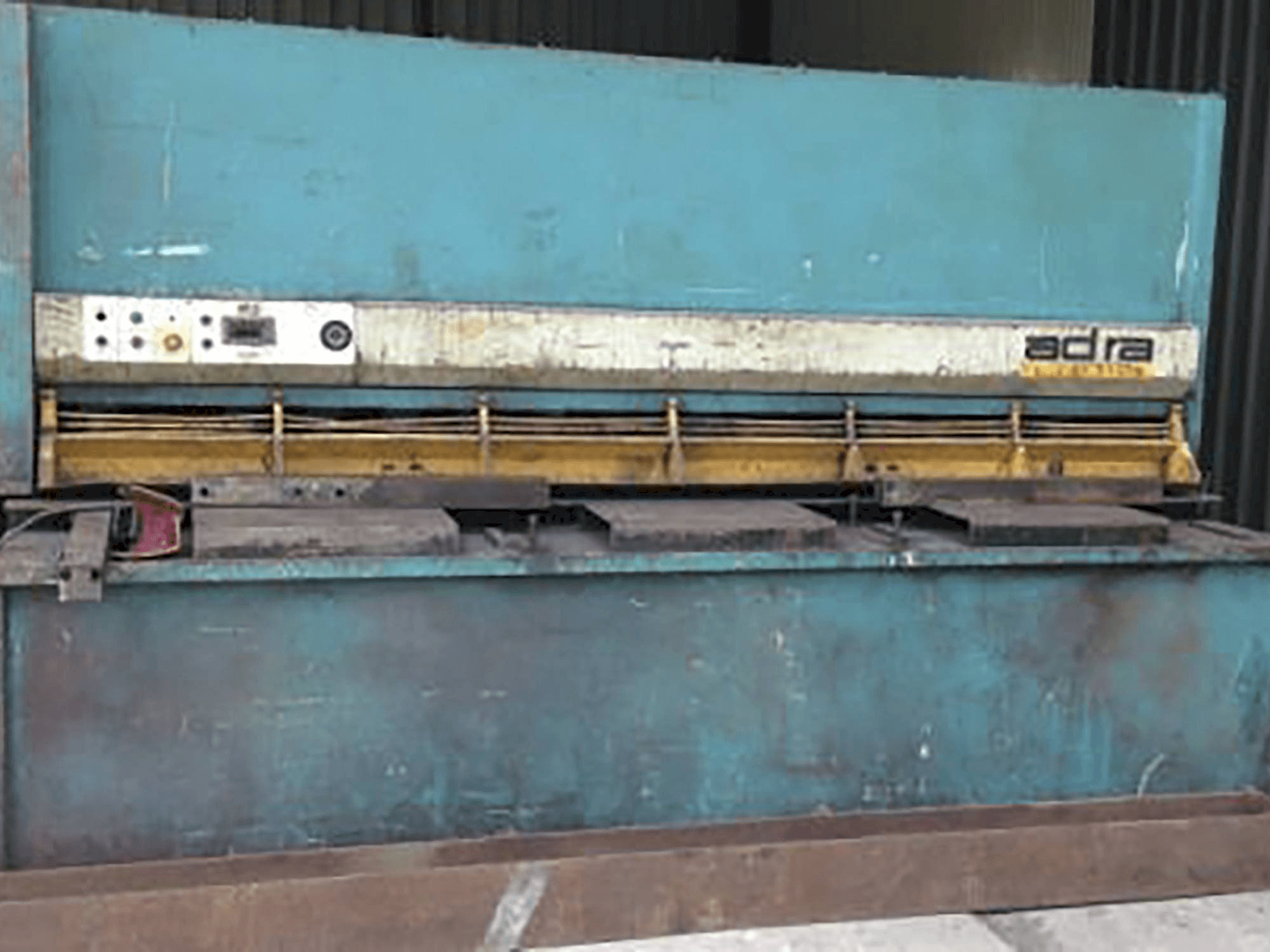 Koneen ADIRA etunäkymä GHS-1630