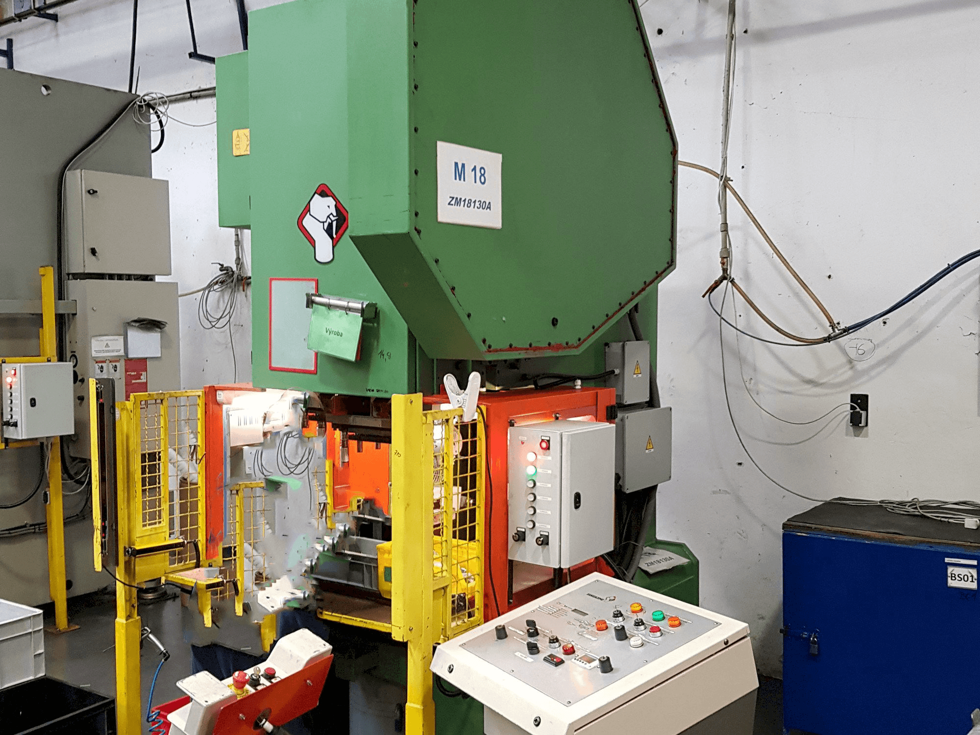 Koneen Giacomo T 130R etunäkymä