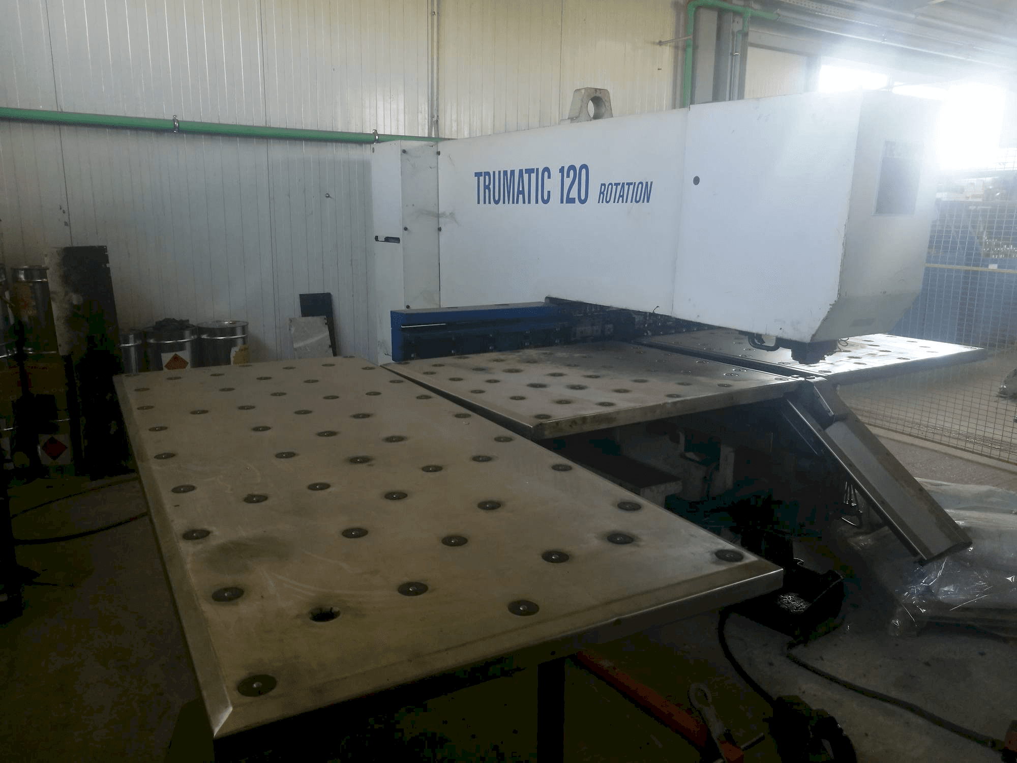 Koneen Trumpf Trumatic 120R etunäkymä