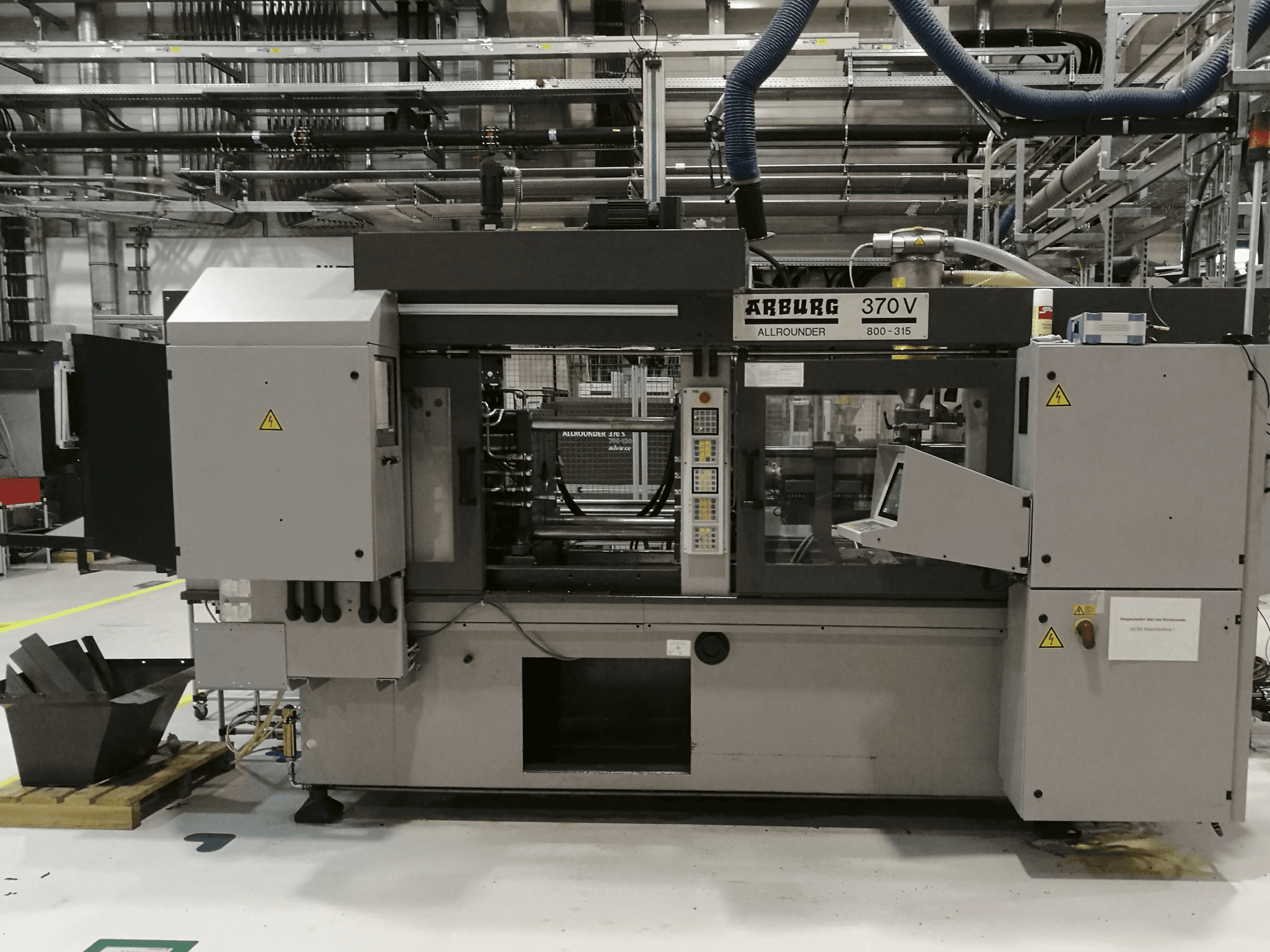 Koneen Arburg etunäkymä370V 800-315