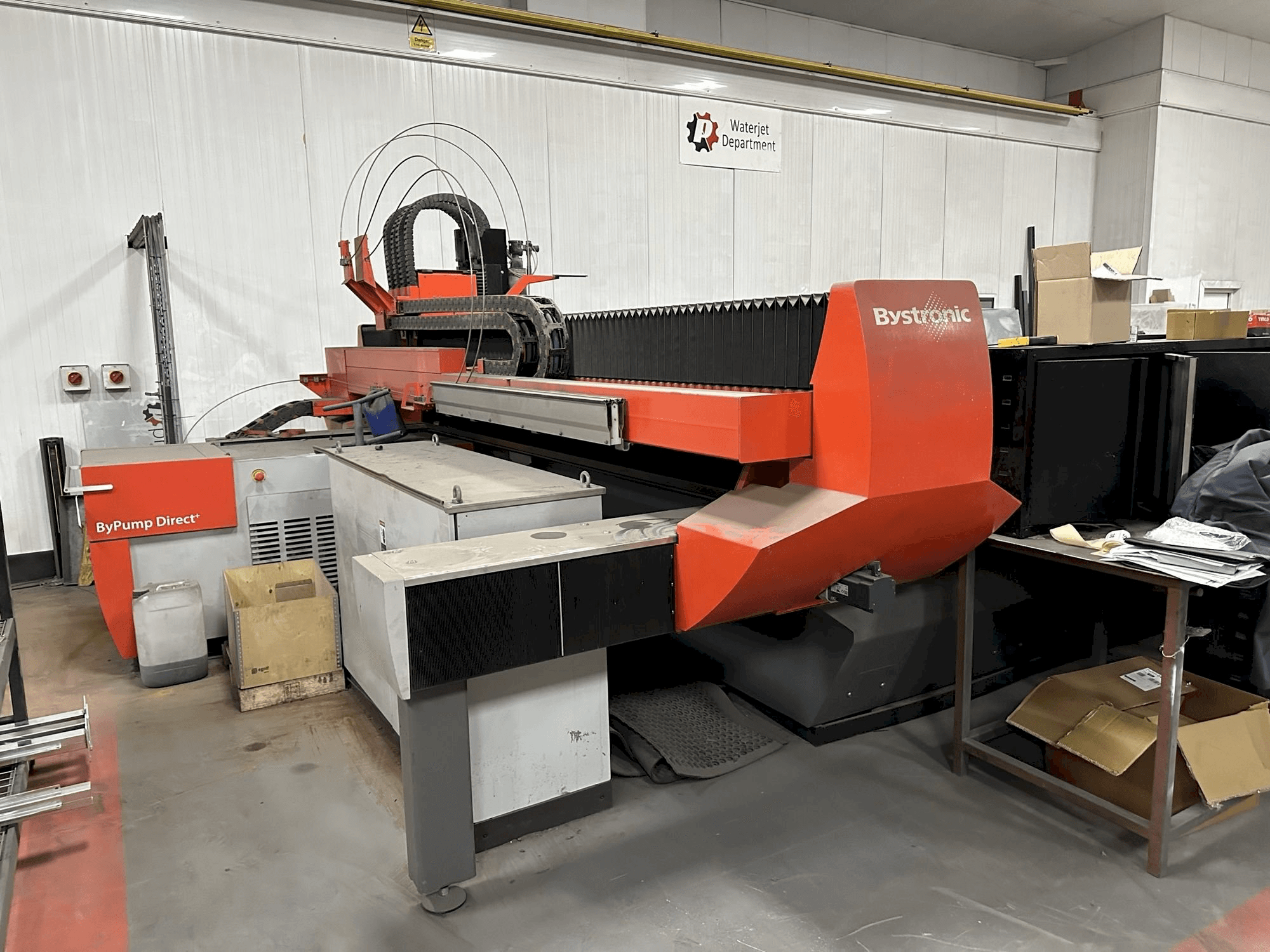 Koneen Bystronic Byjet Flex 6030 Waterjet etunäkymä