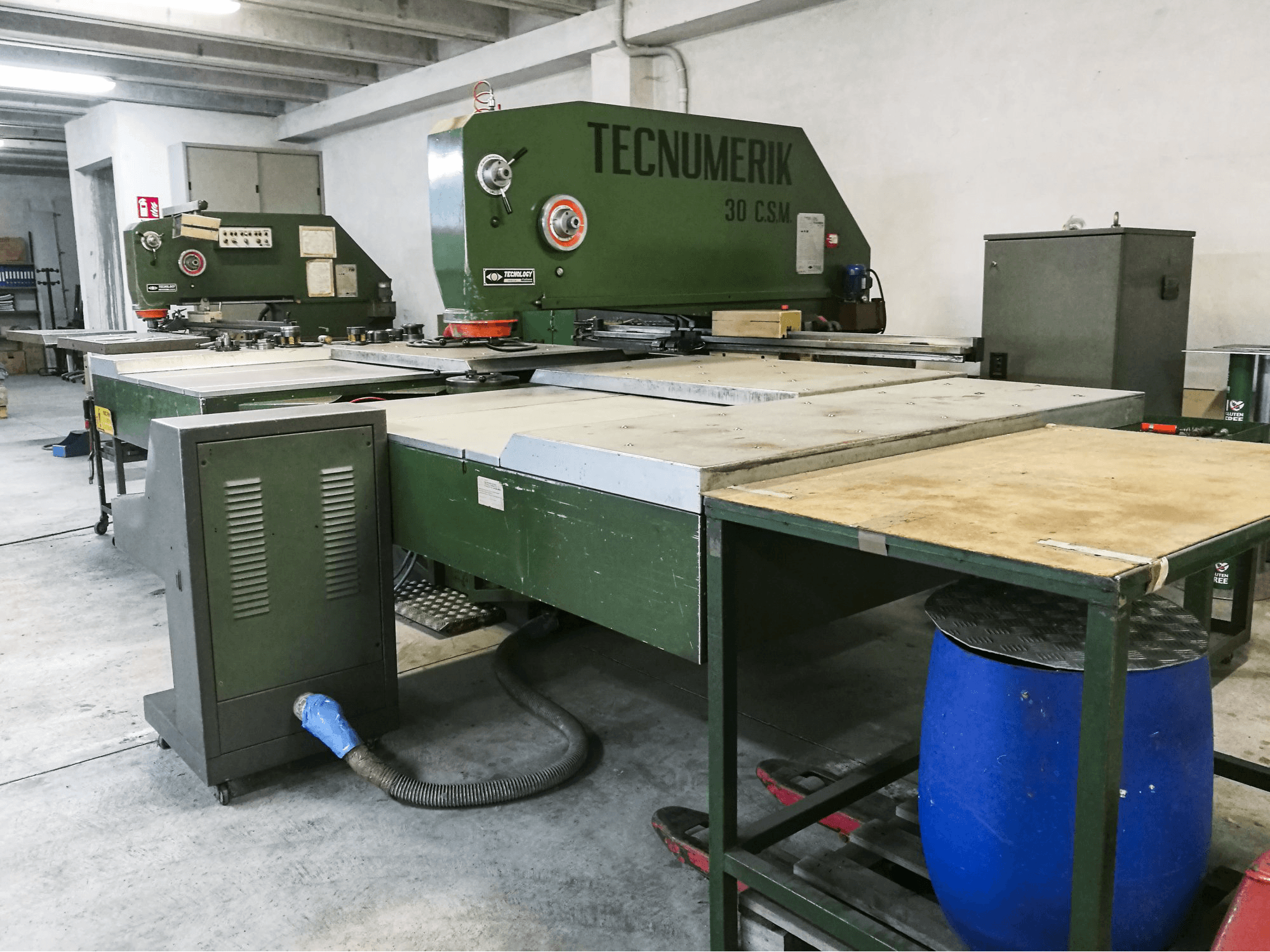 Koneen Tecnology oikea näkymäTecnumerik 30 C.S.M.