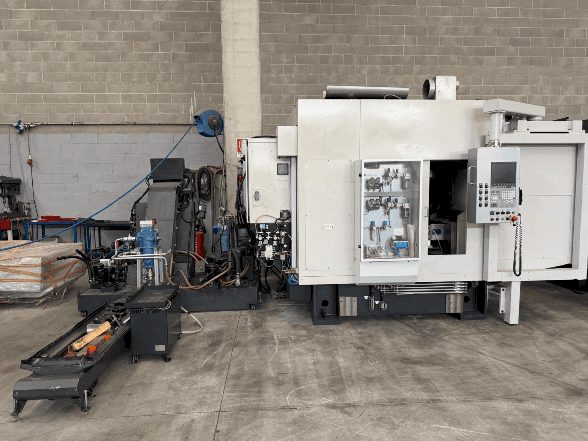 Koneen Brother TC-32BN QT etunäkymä