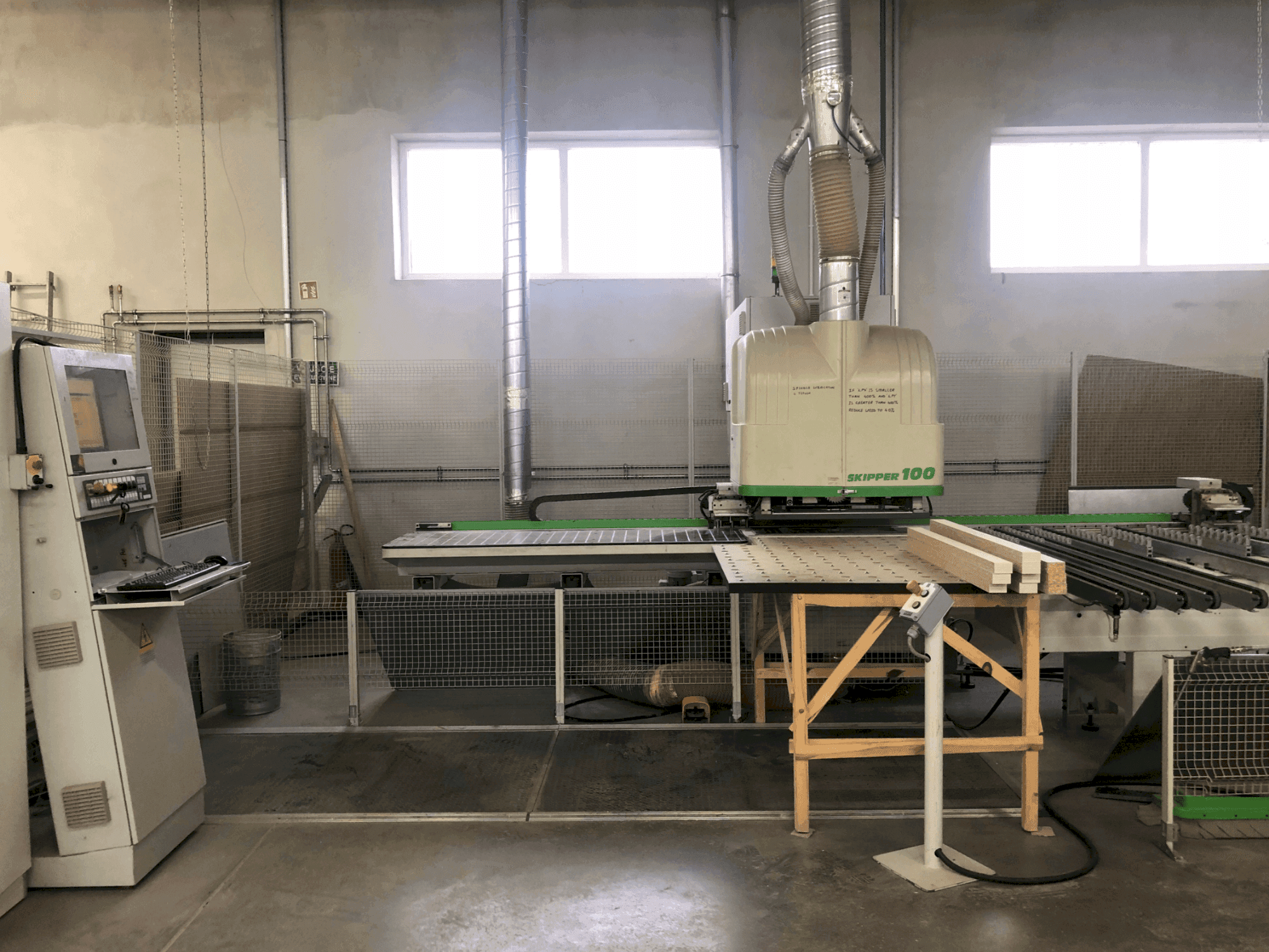 Koneen BIESSE SKIPPER 100 etunäkymä