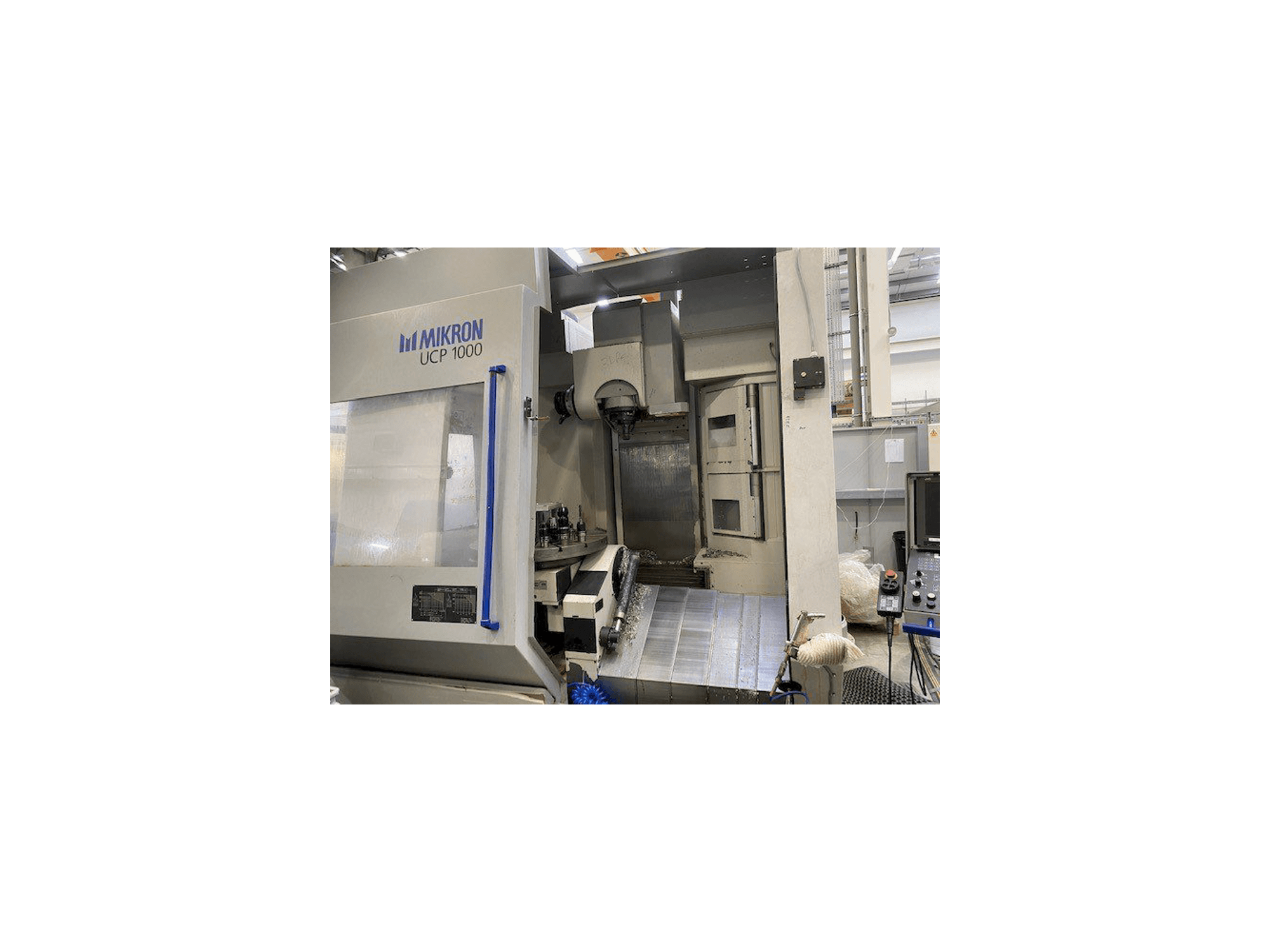 Koneen MIKRON UCP 1000 etunäkymä