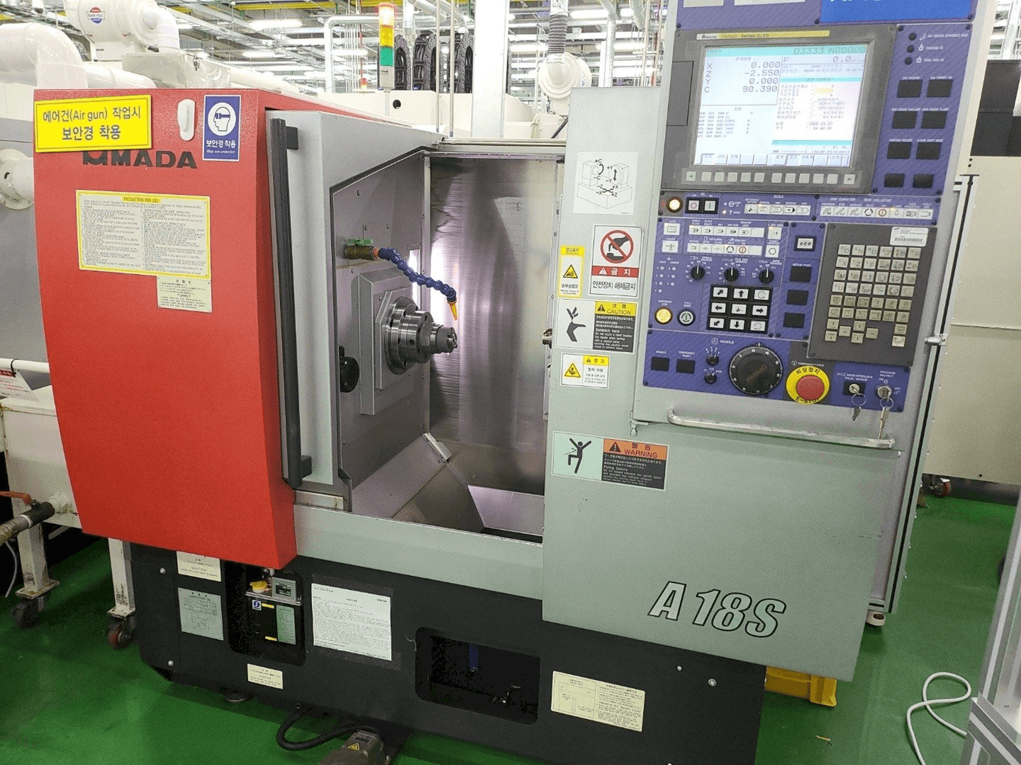 Koneen AMADA A-18S etunäkymä