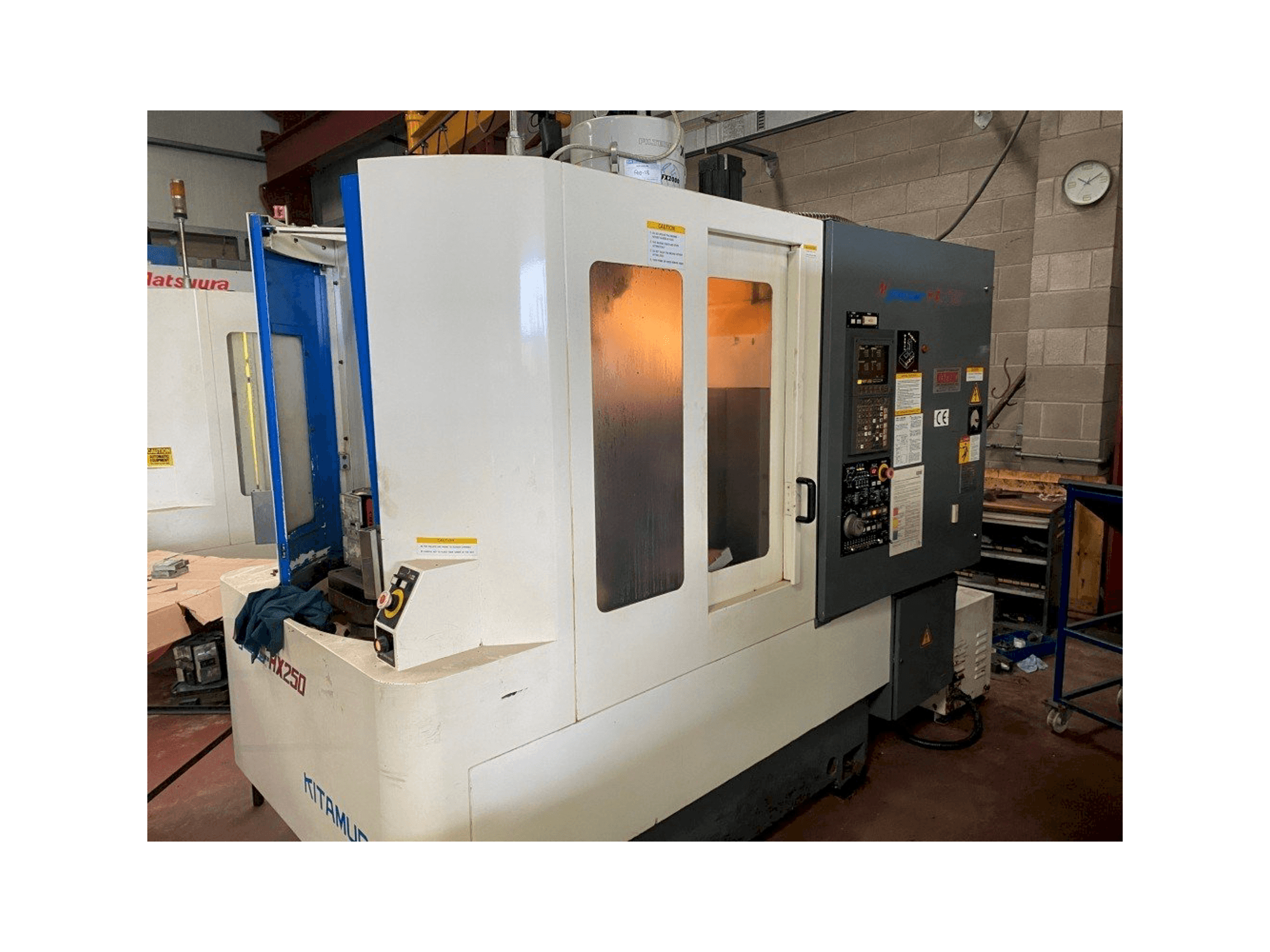 Koneen Kitamura Mycenter HX250 etunäkymä