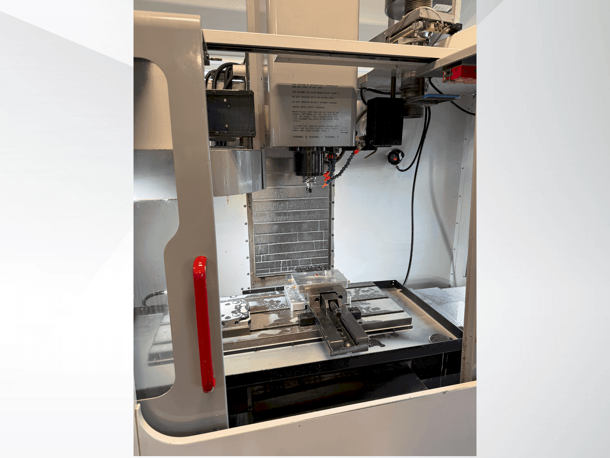 Koneen HAAS VF-2DHE etunäkymä