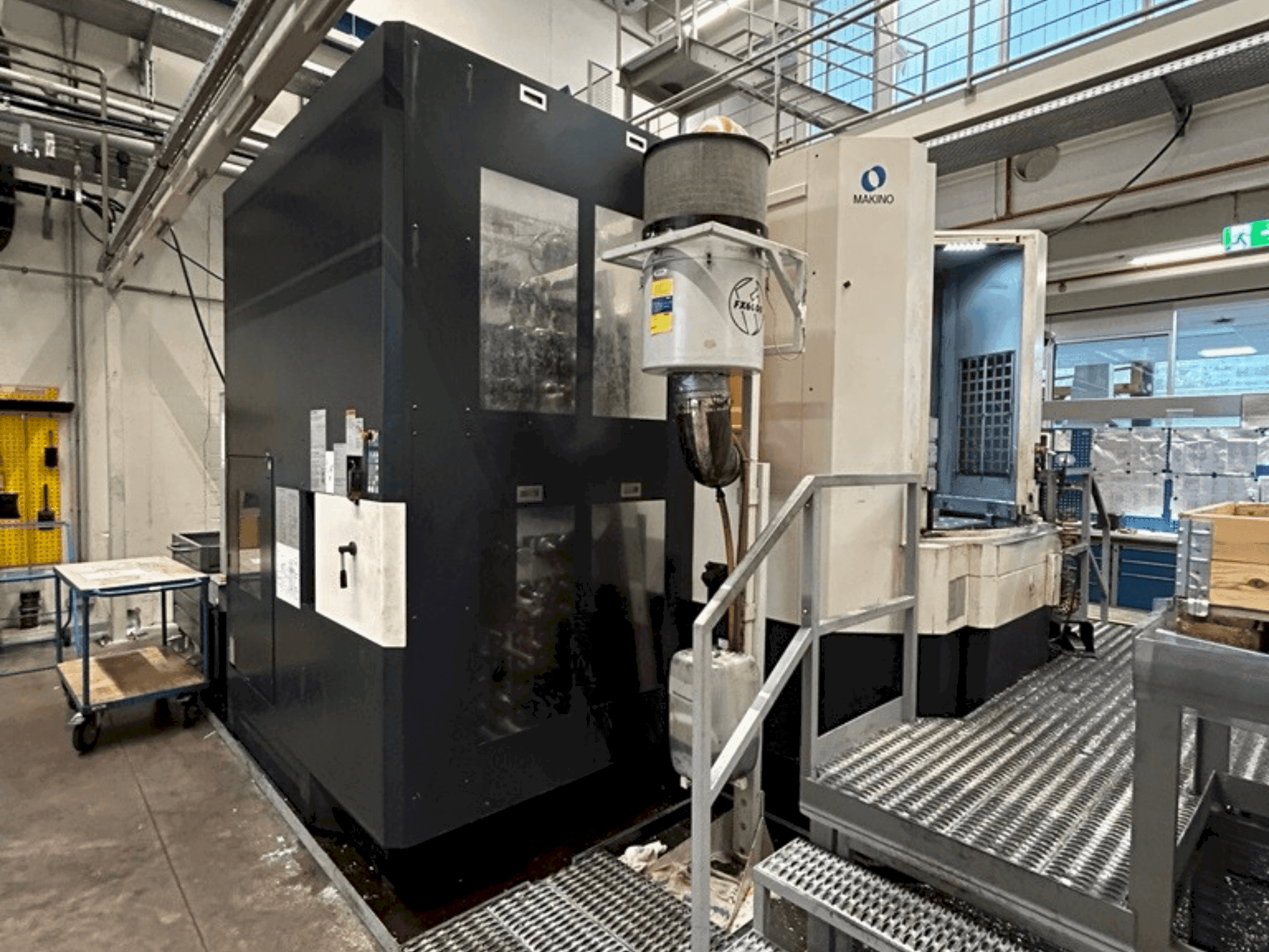 Koneen Makino a81 etunäkymä