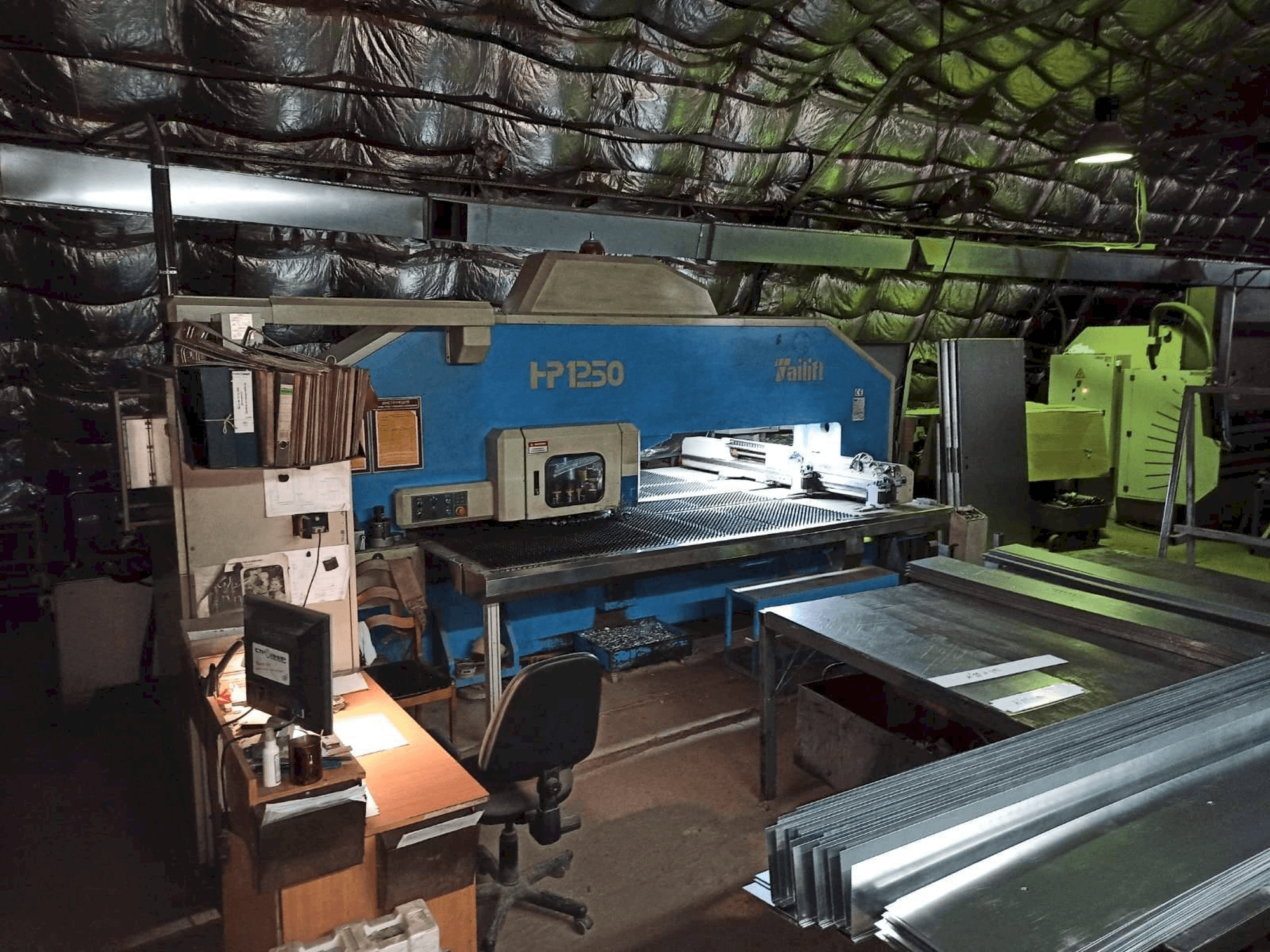 Koneen TAILIFT HP1250 etunäkymä