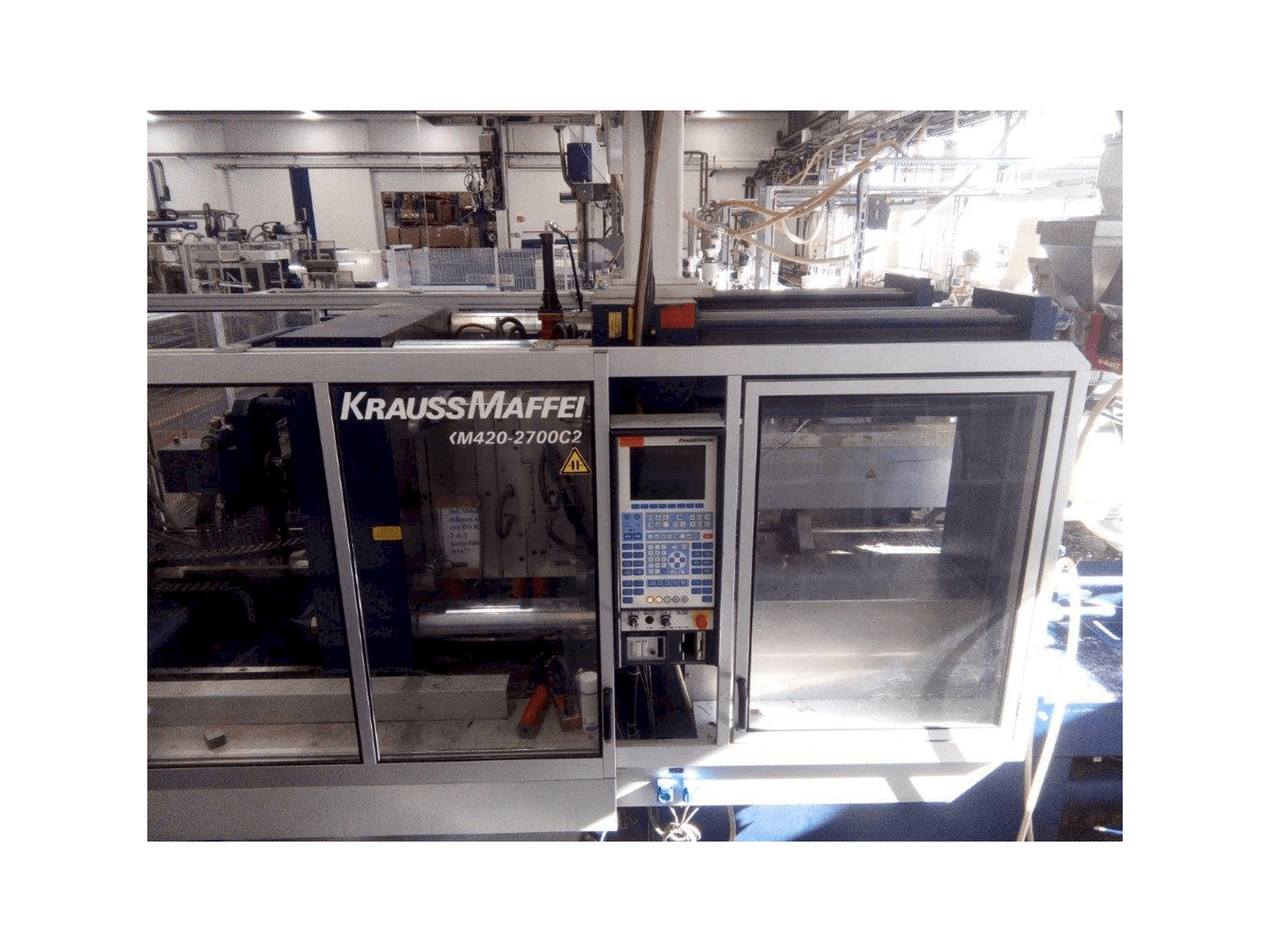 Koneen Krauss Maffei KM 420/2700 C2 etunäkymä