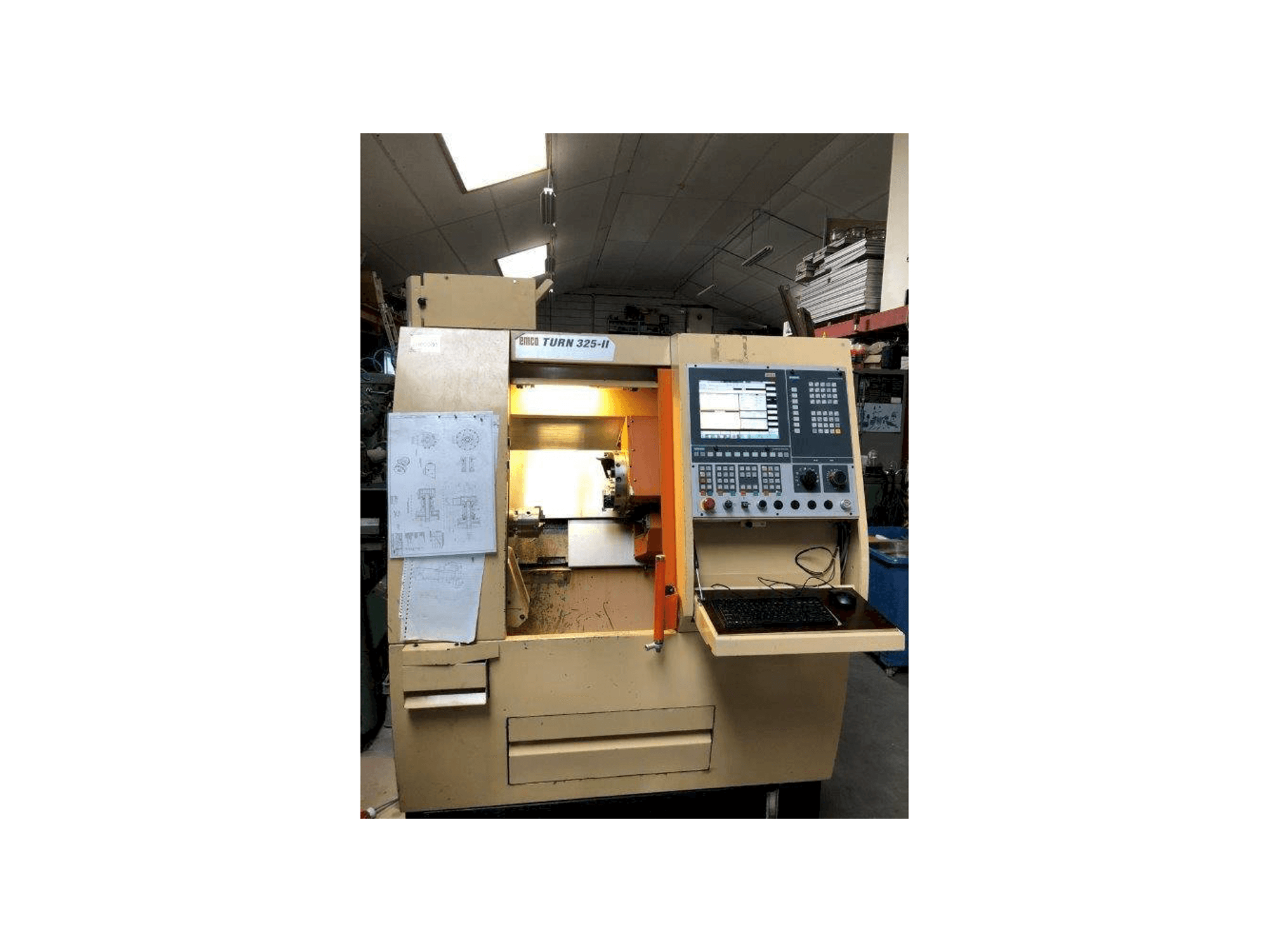 Koneen EMCO TURN 325-II etunäkymä