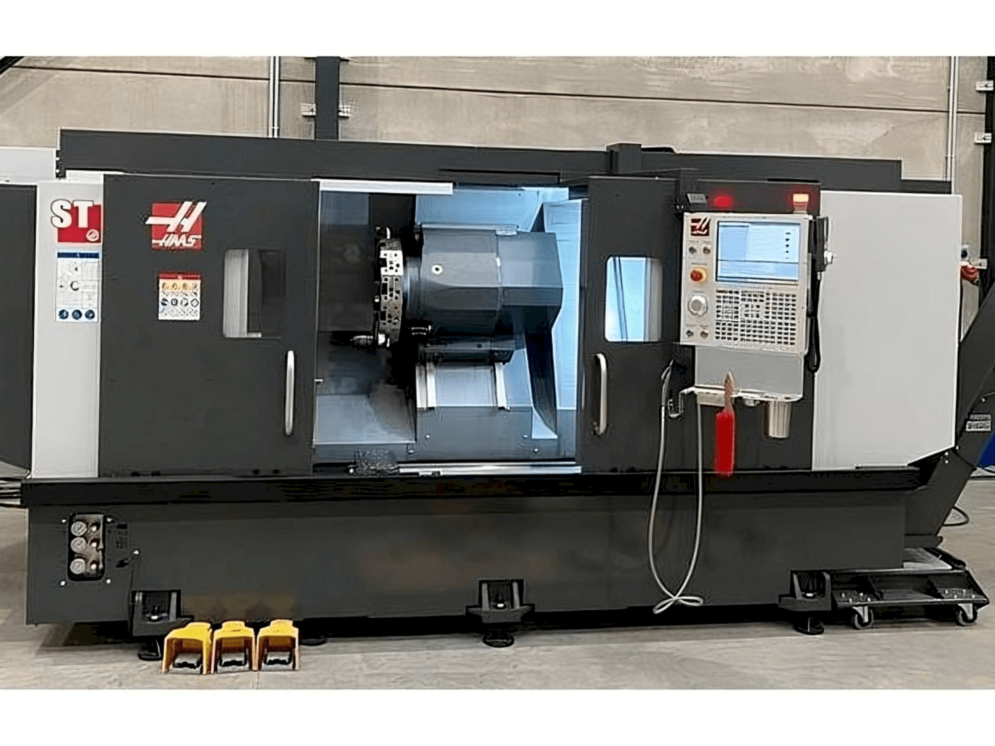 Koneen HAAS ST-35L etunäkymä