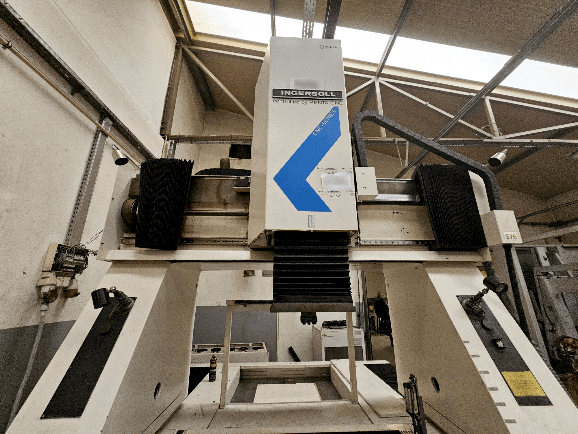 Koneen INGERSOLL IG1300 PENTA etunäkymä