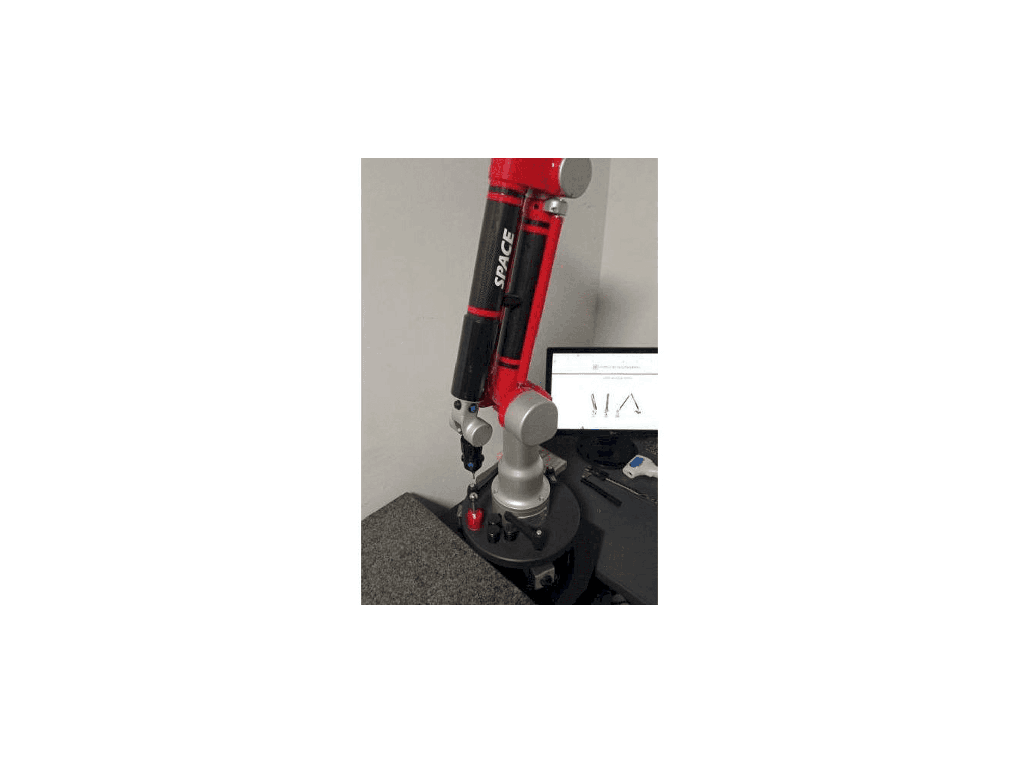 Koneen Tomelleri Engineering Space - 6 Axes etunäkymä