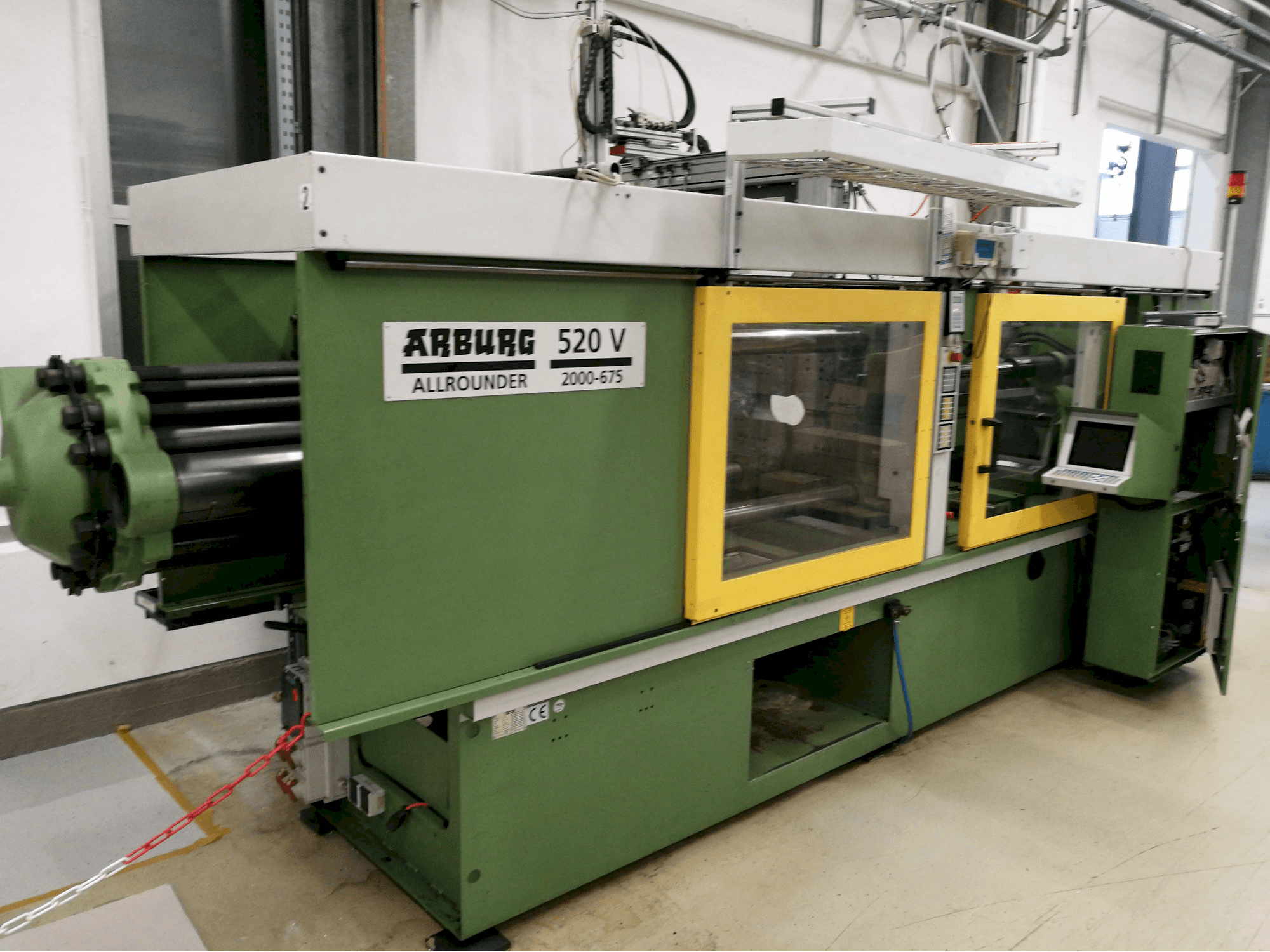 Koneen Arburg etunäkymä 520 V 2000-675