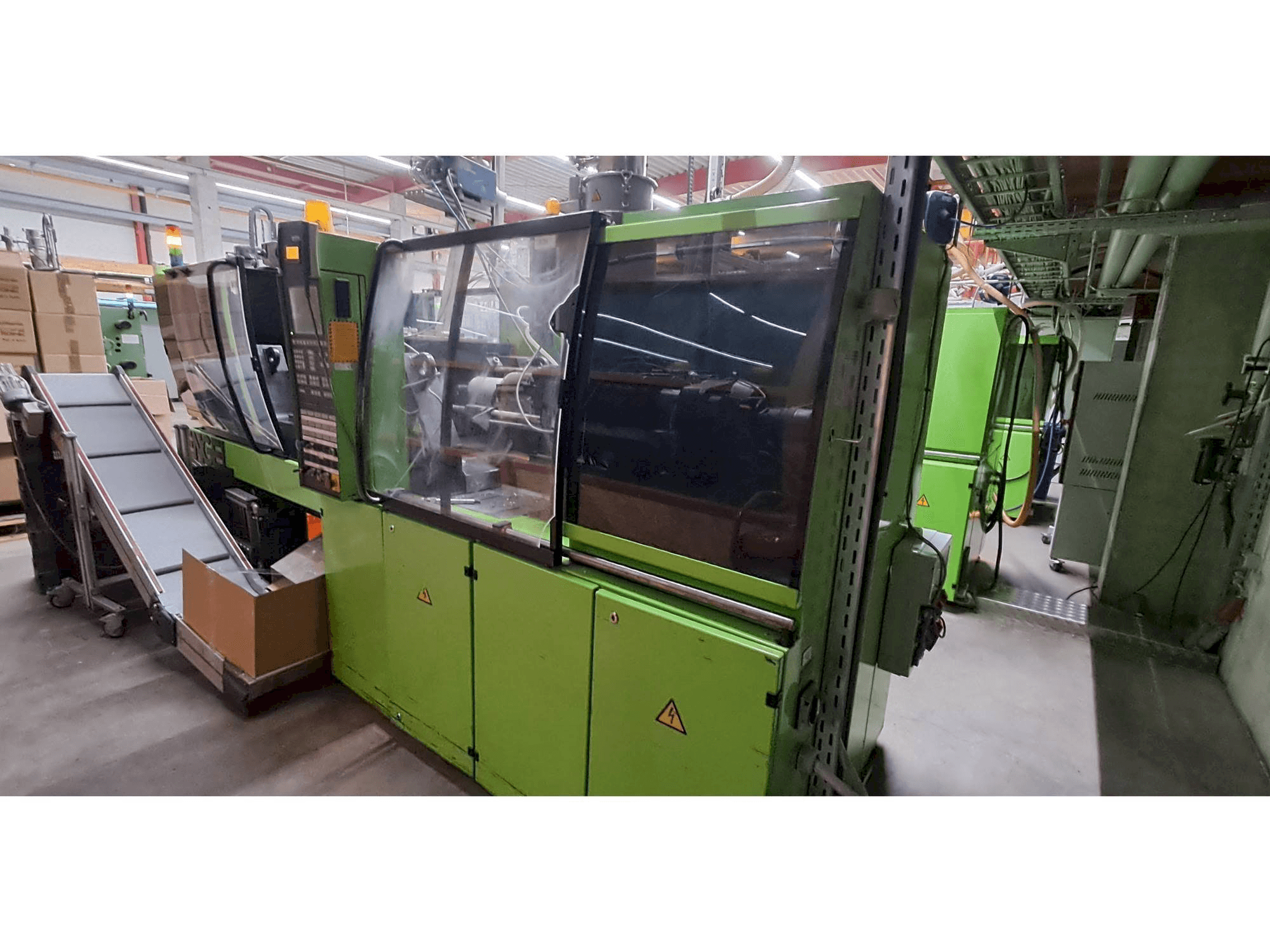 Koneen Engel ES 330/110 HL etunäkymä