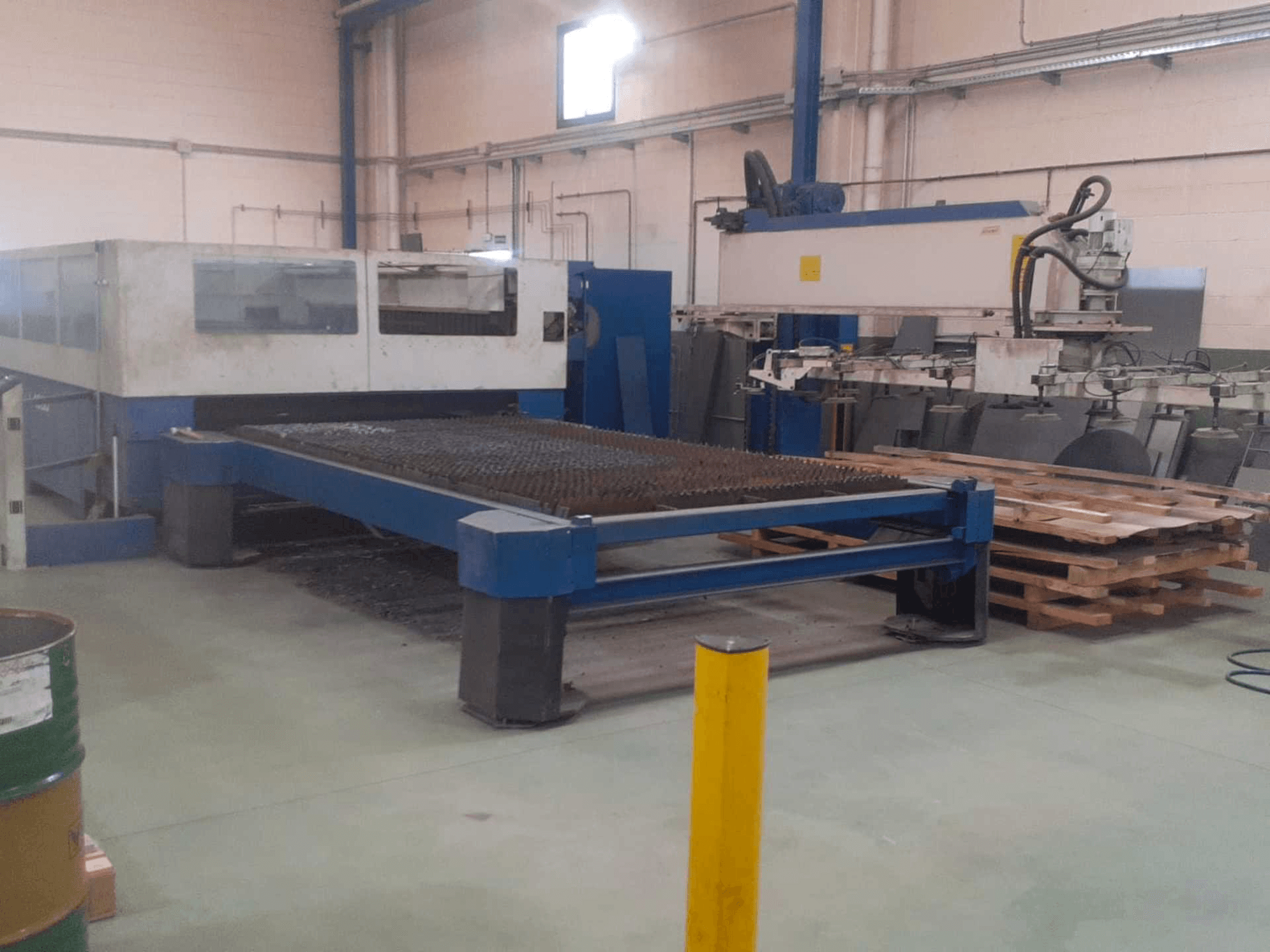 Koneen Trumpf Trumatic L4030 etunäkymä