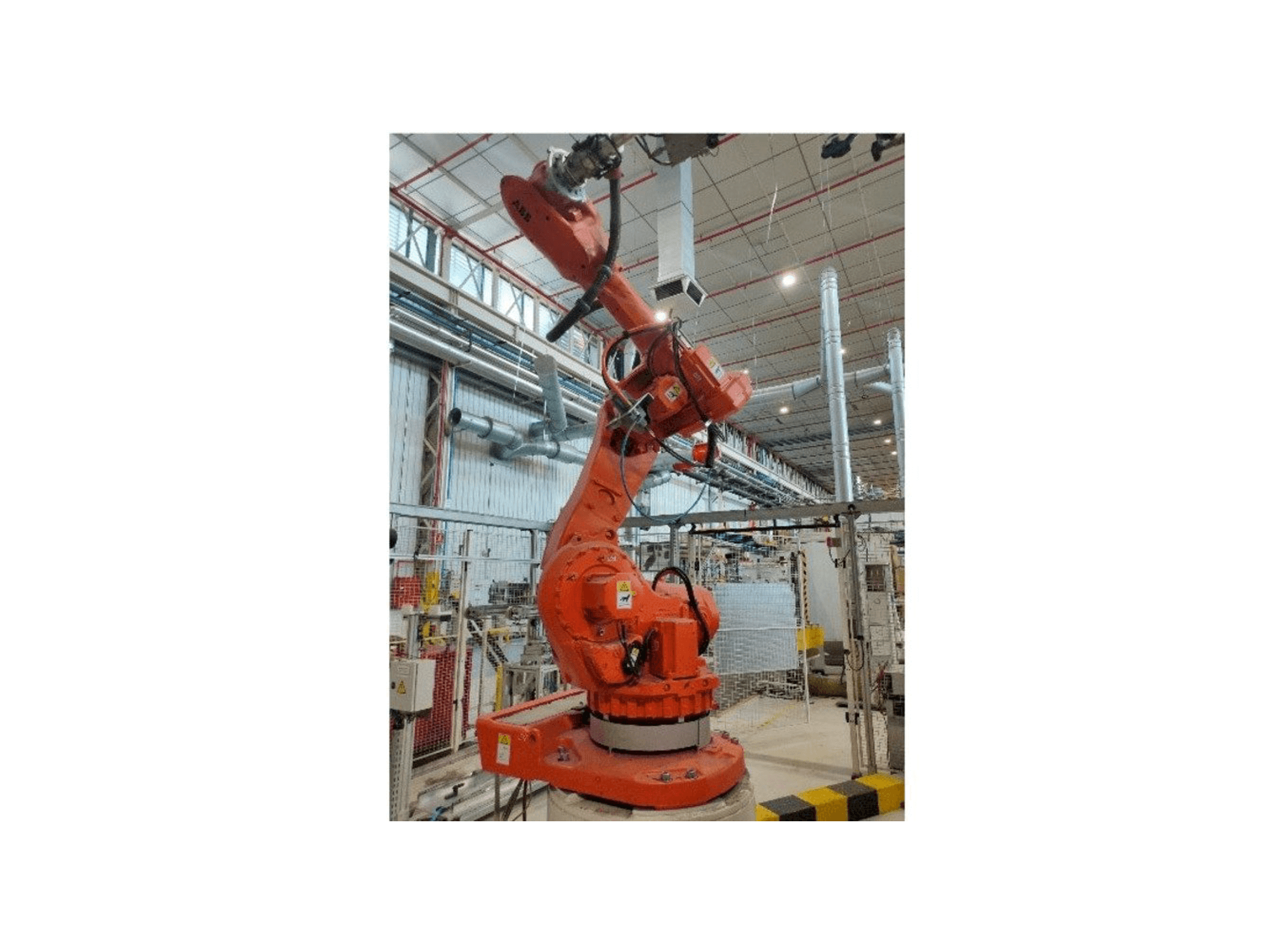 Koneen ABB IRB 6600-175/2.55 vasemman sivun näkymä