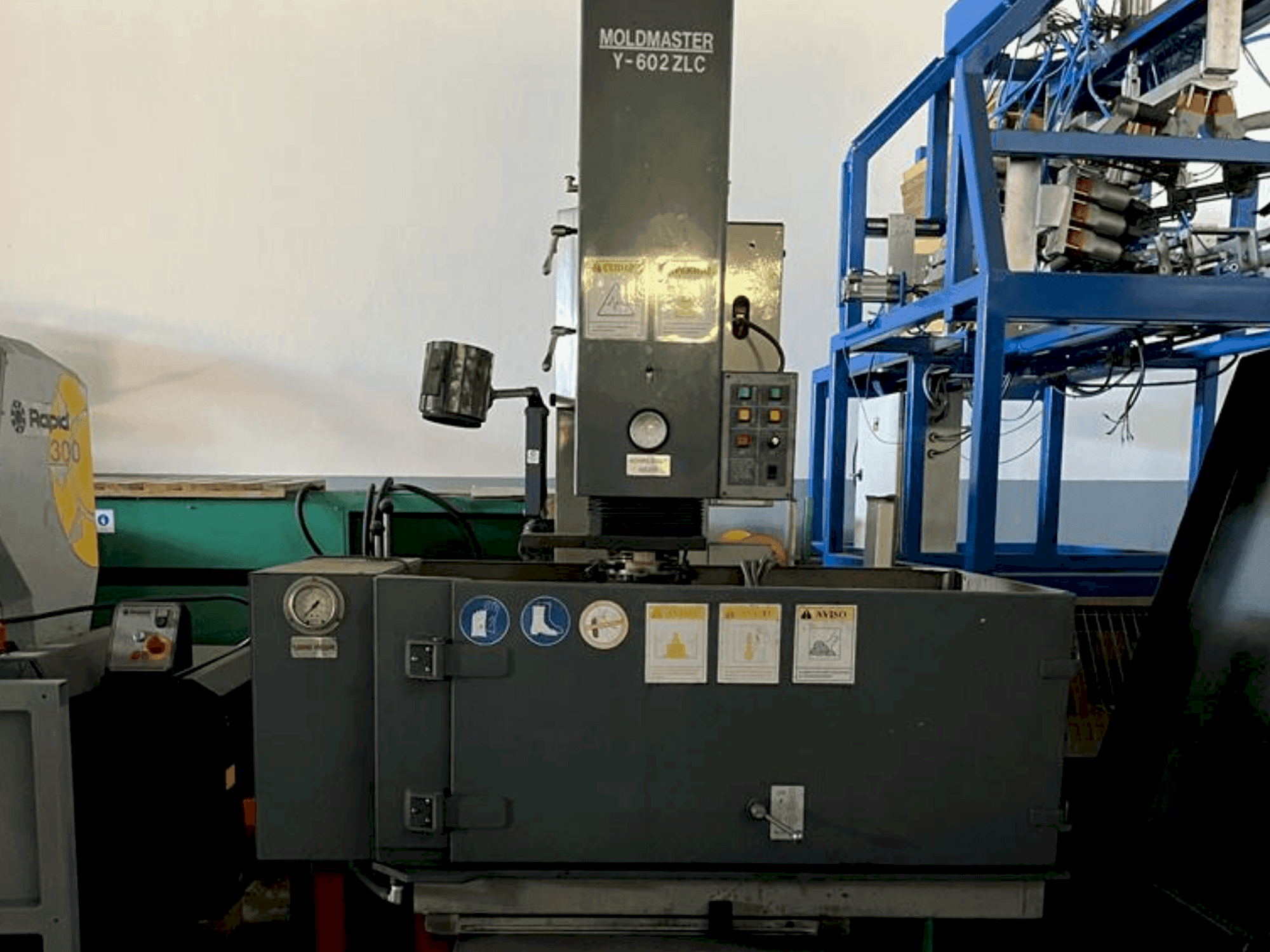 Koneen MOLDMASTER Y-602 ZLC etunäkymä